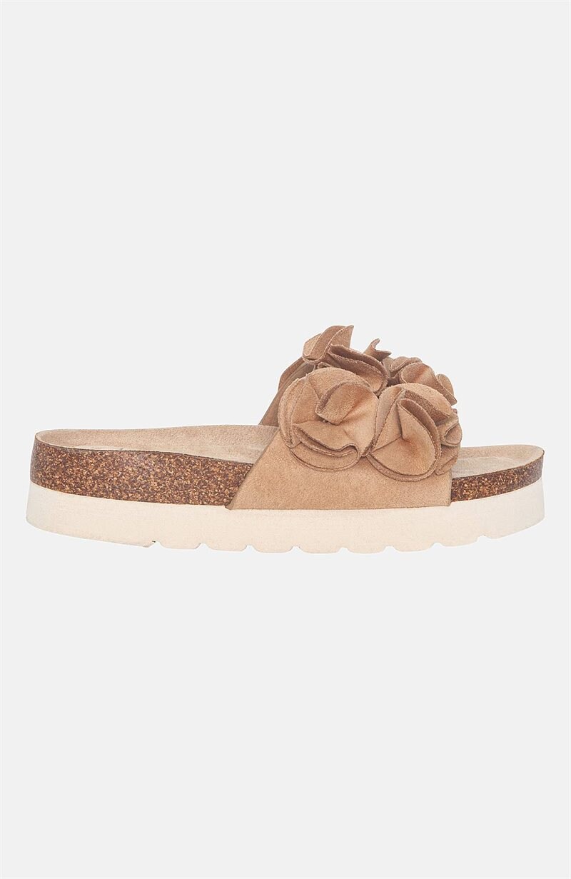 Sand?l s dekorativn?m popruhem