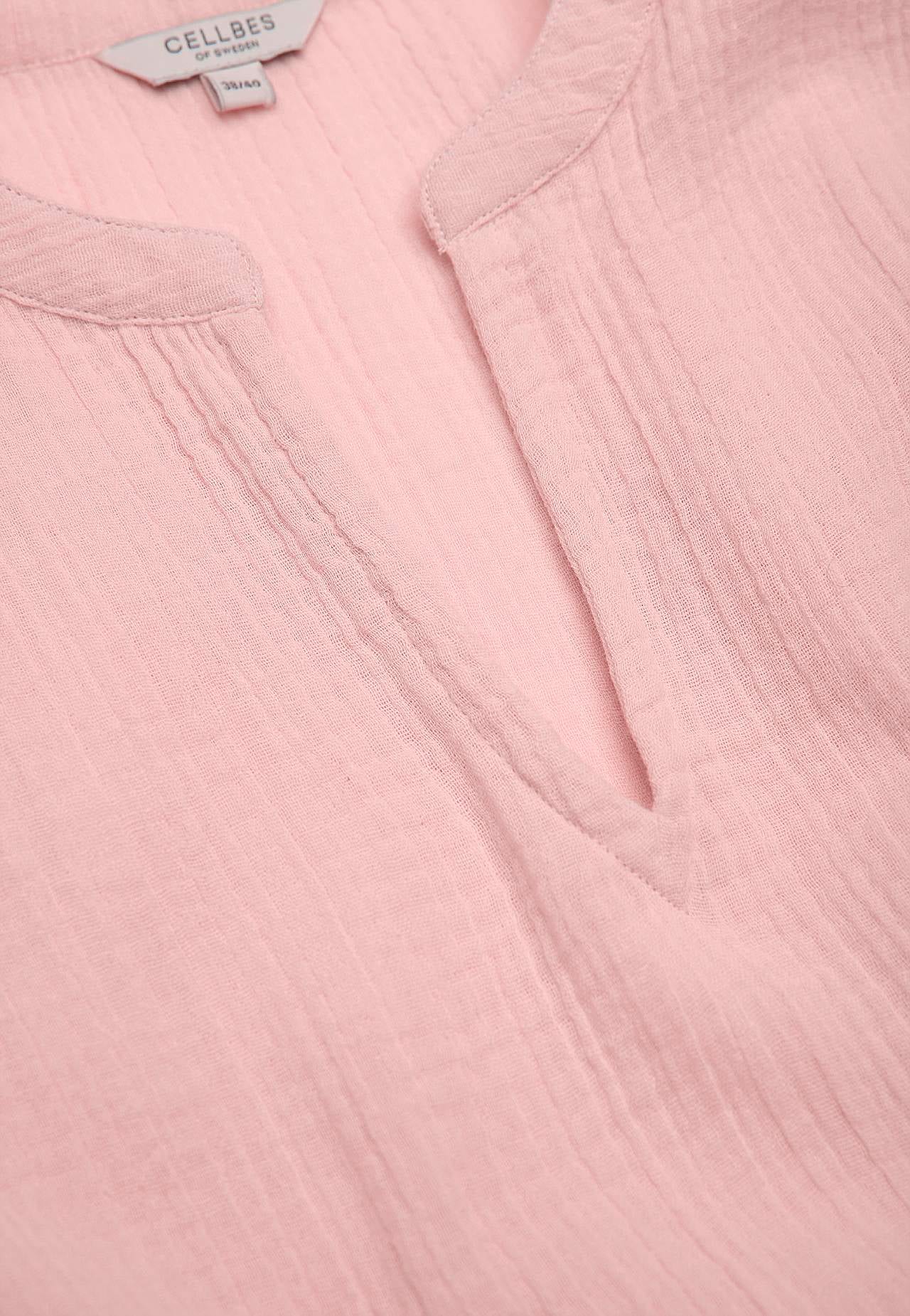 Šaty ze zvrásněné bavlny