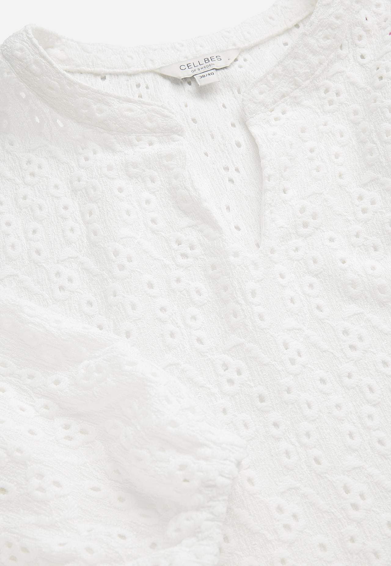 Žerzejový top s vyšívaným propracovaným vzorem