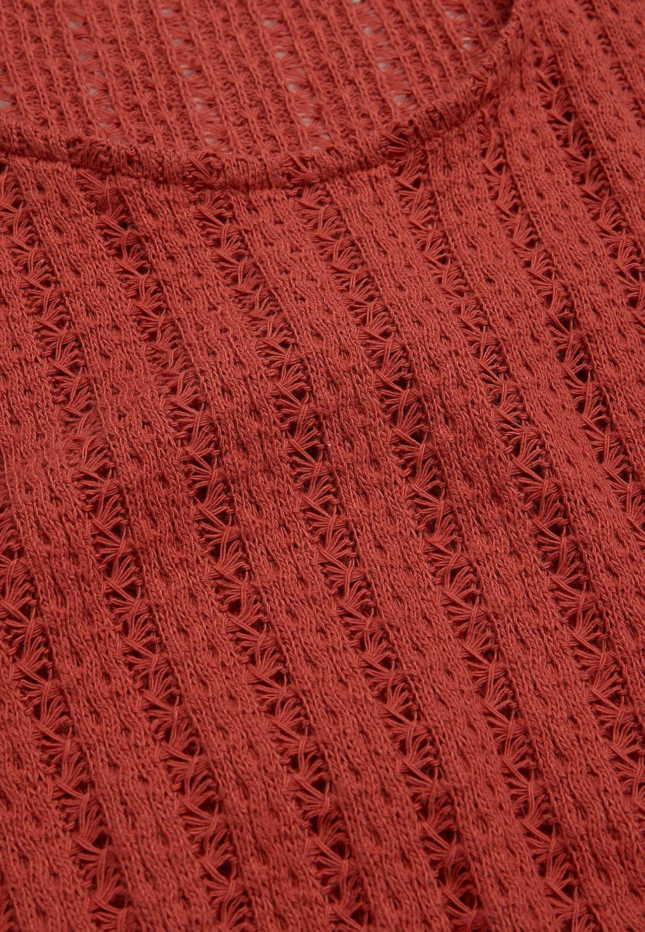 Žerzejové šaty s propracovaným vzorem