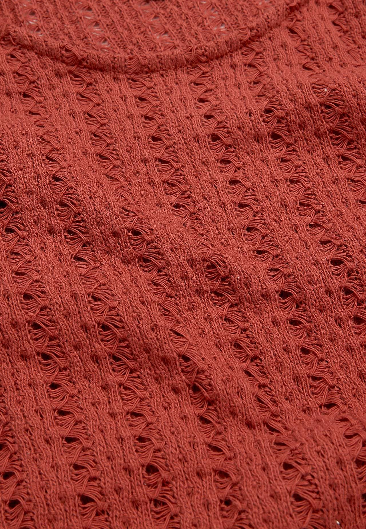 Žerzejový top s propracovaným vzorem