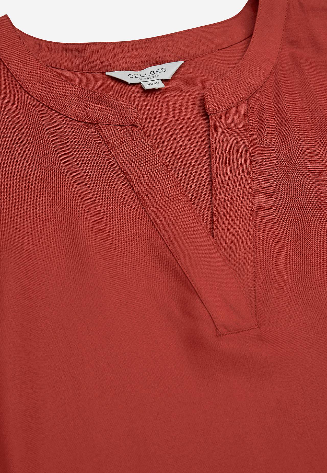 Šaty z viskózy s volánem