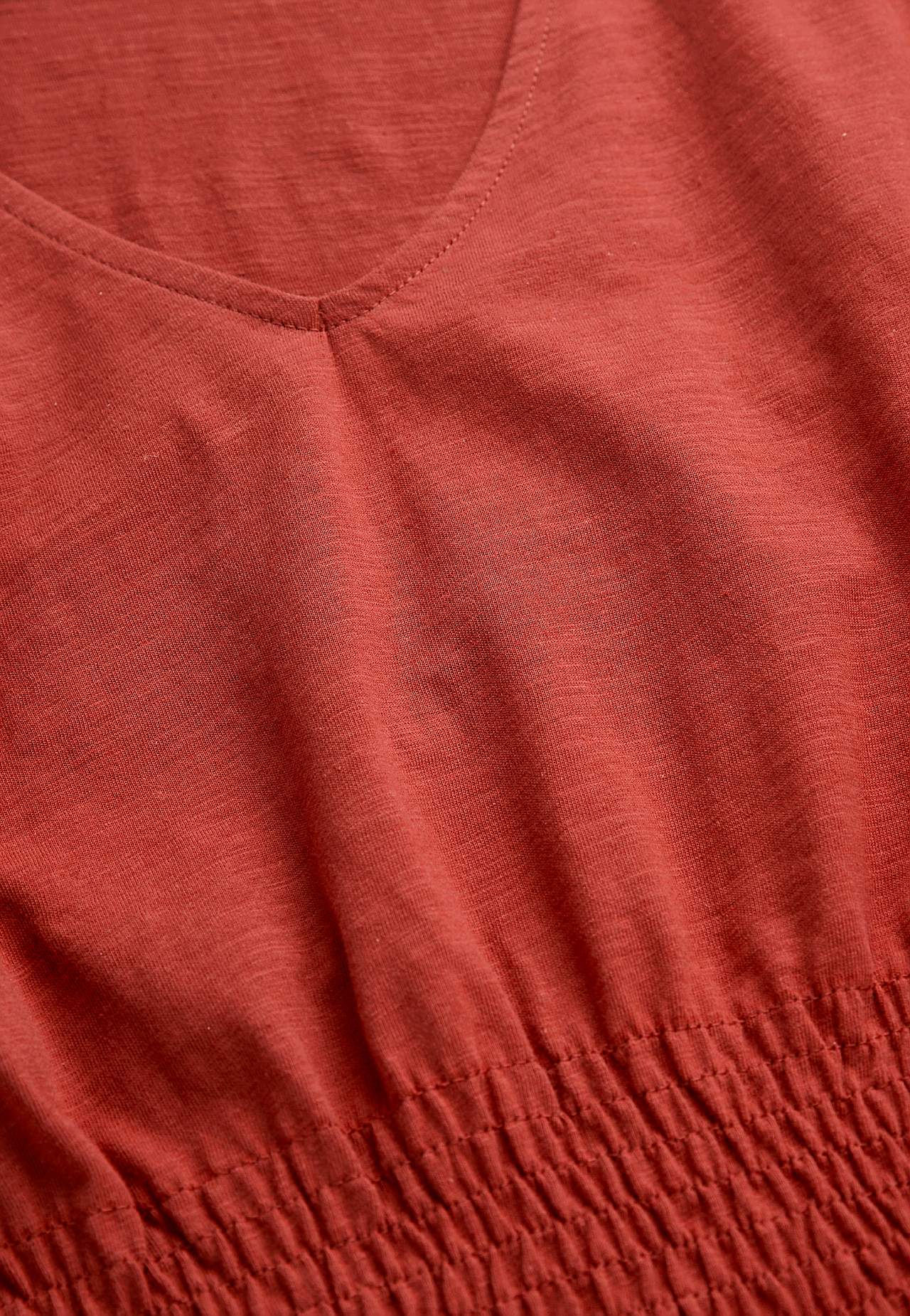 Žerzejové šaty s nabíráním