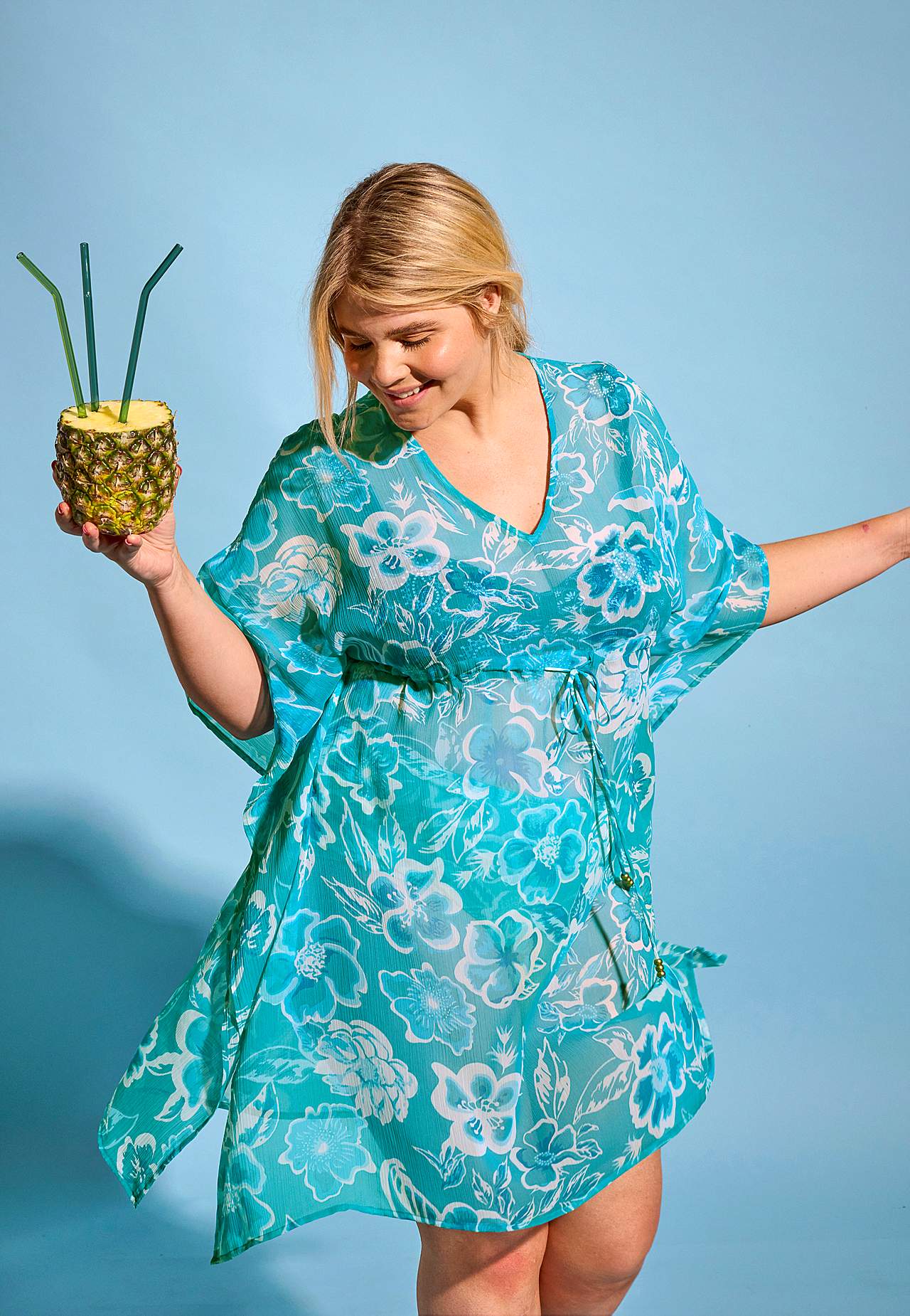 Plážový kaftan s květinovým vzorem