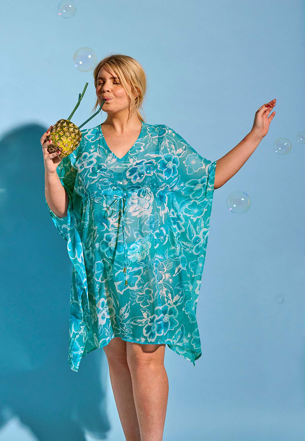 Plážový kaftan s květinovým vzorem