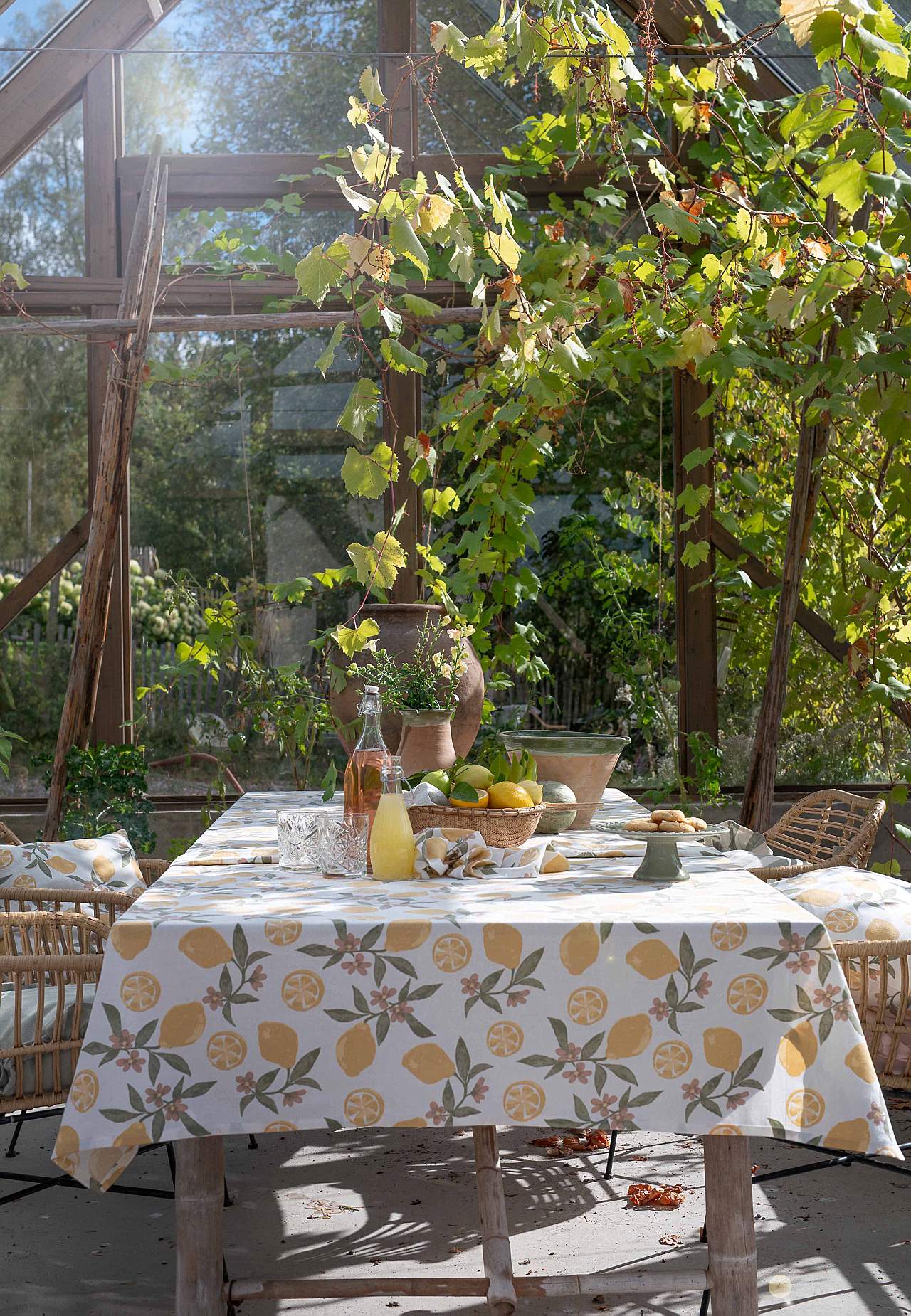 Ubrus s vzorem citronu 140x300 cm