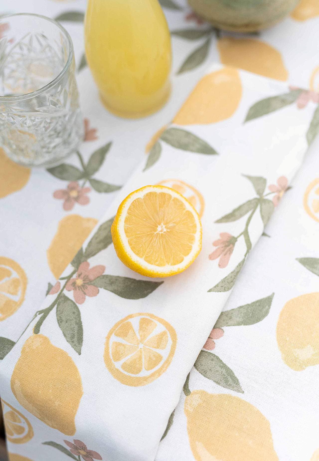 Ubrus s vzorem citronu 140x300 cm