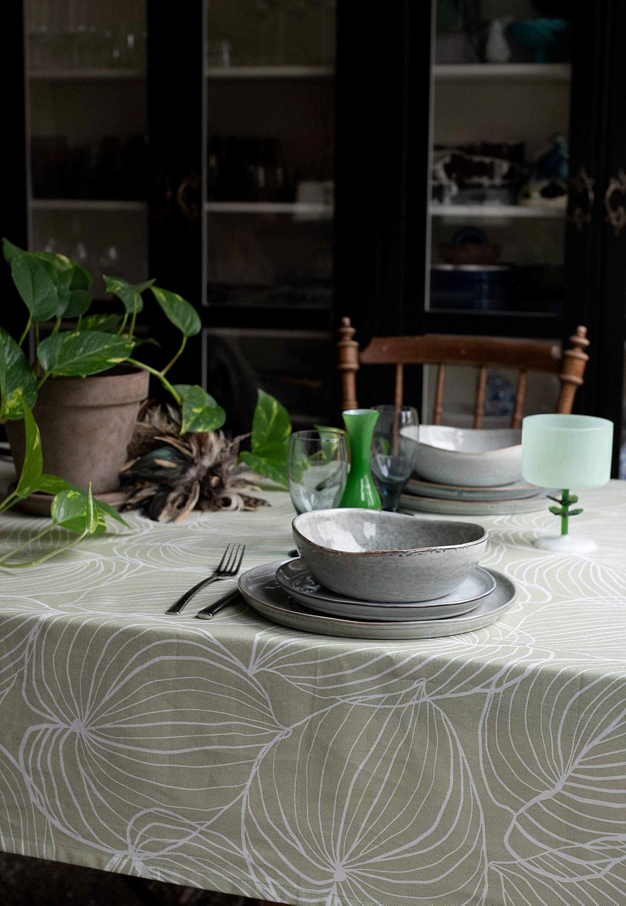 Elegantní ubrus vzor s motivem listů