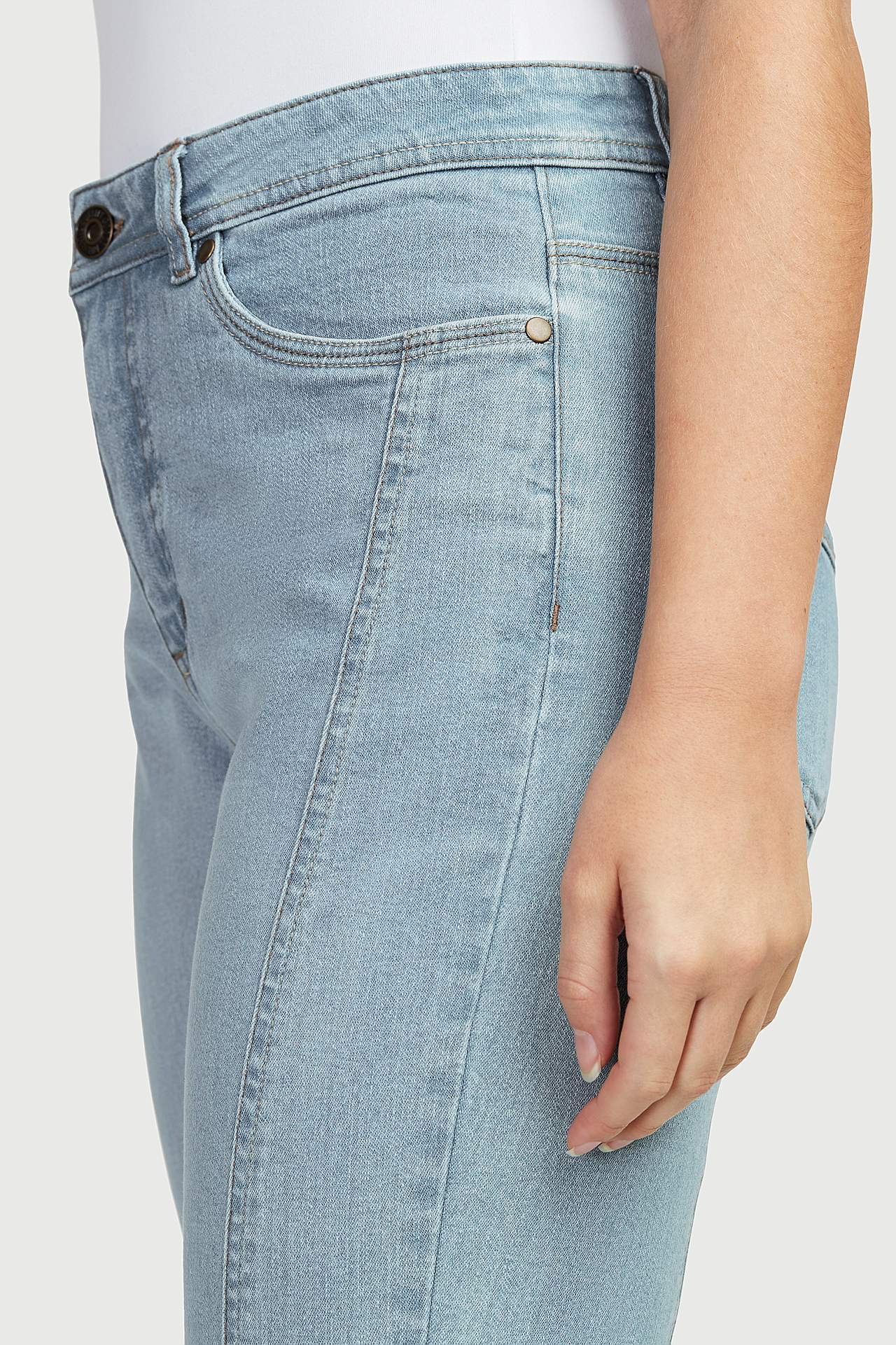 Crop džíny s designem s pěti kapsami