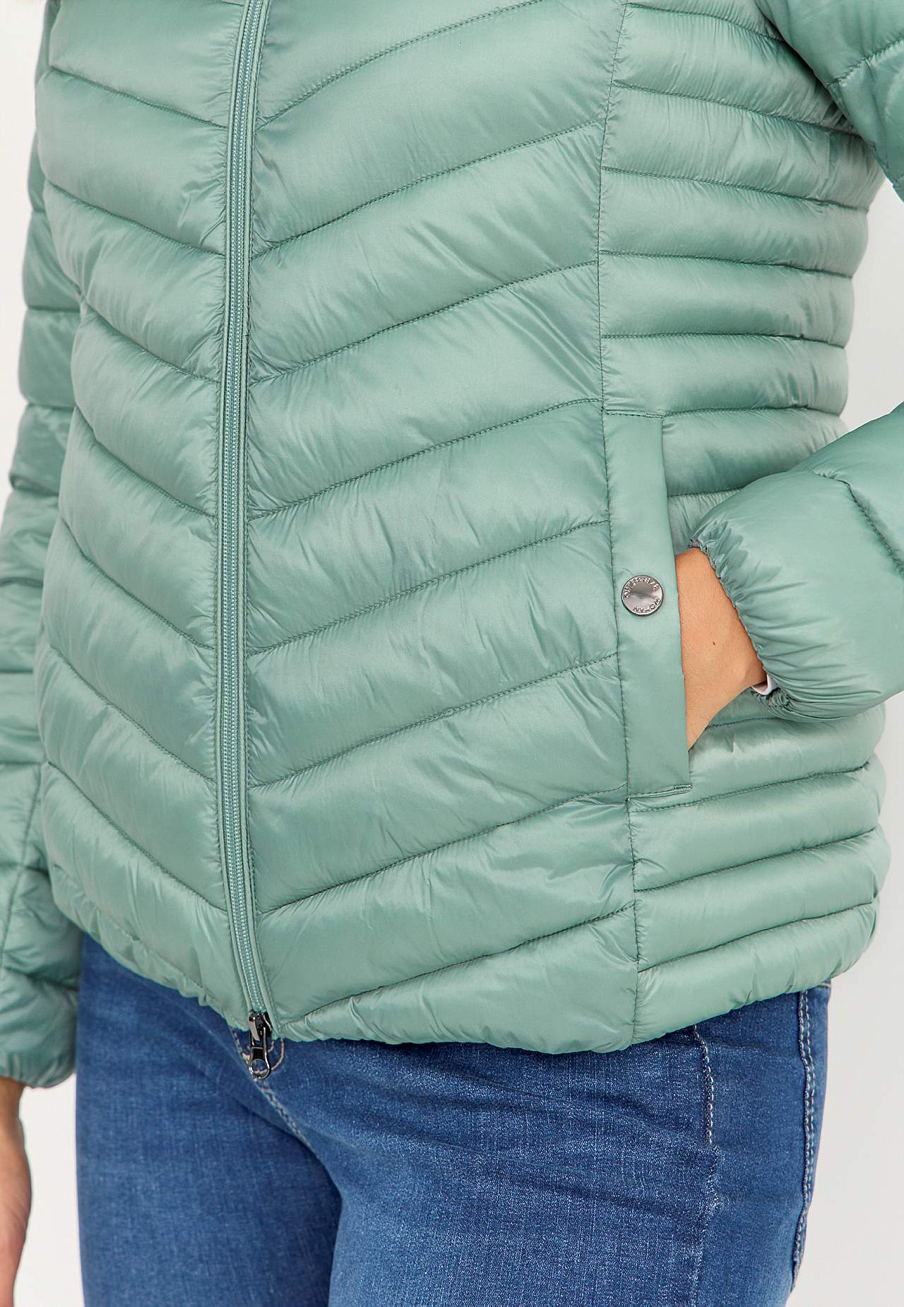 Praktická a stylová lehká bunda