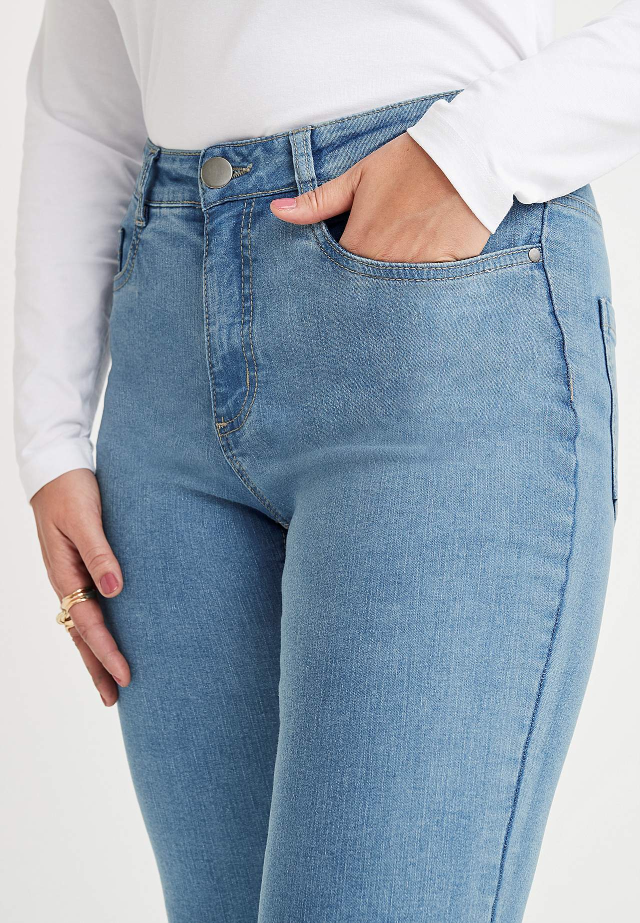 Mírně zvonové džíny