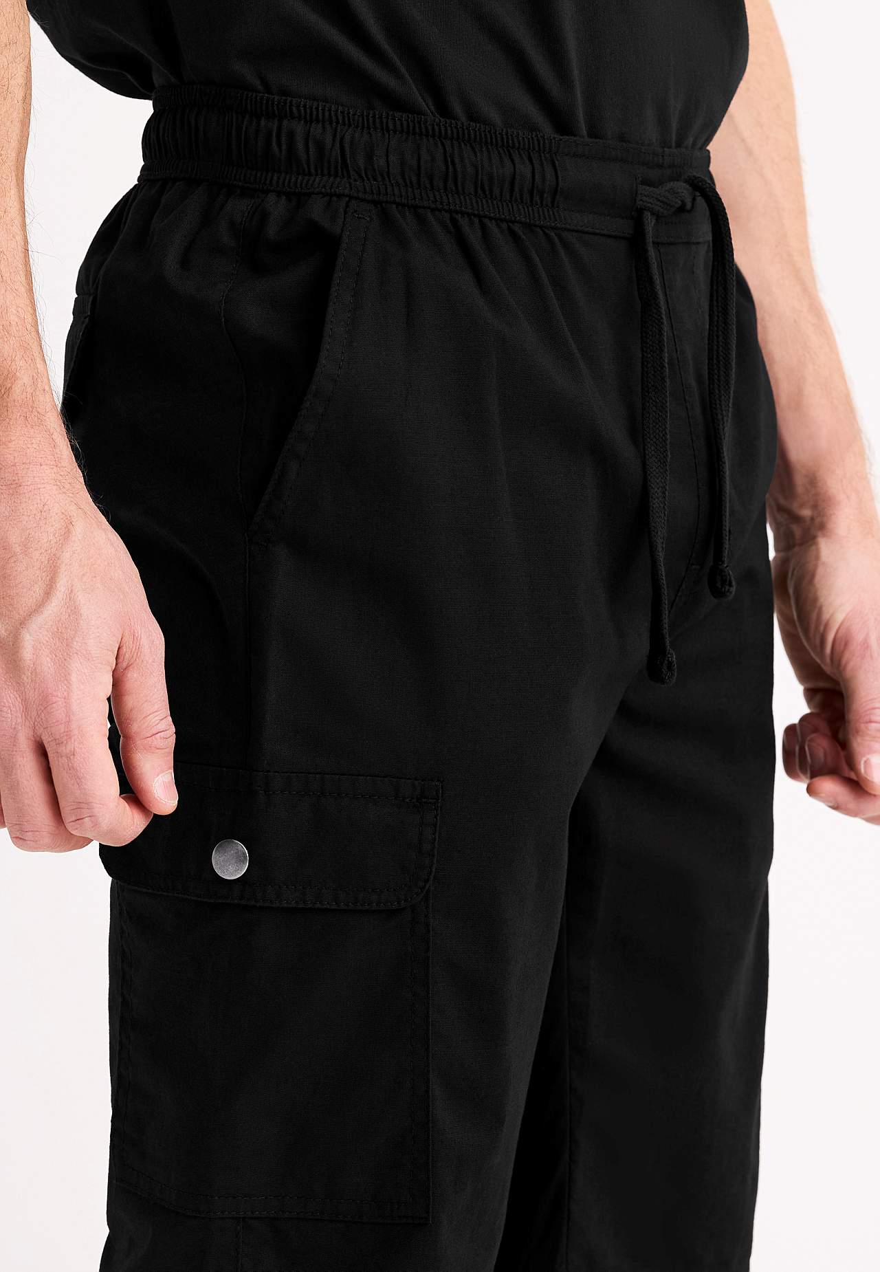 Cargo kraťasy s kapsami více