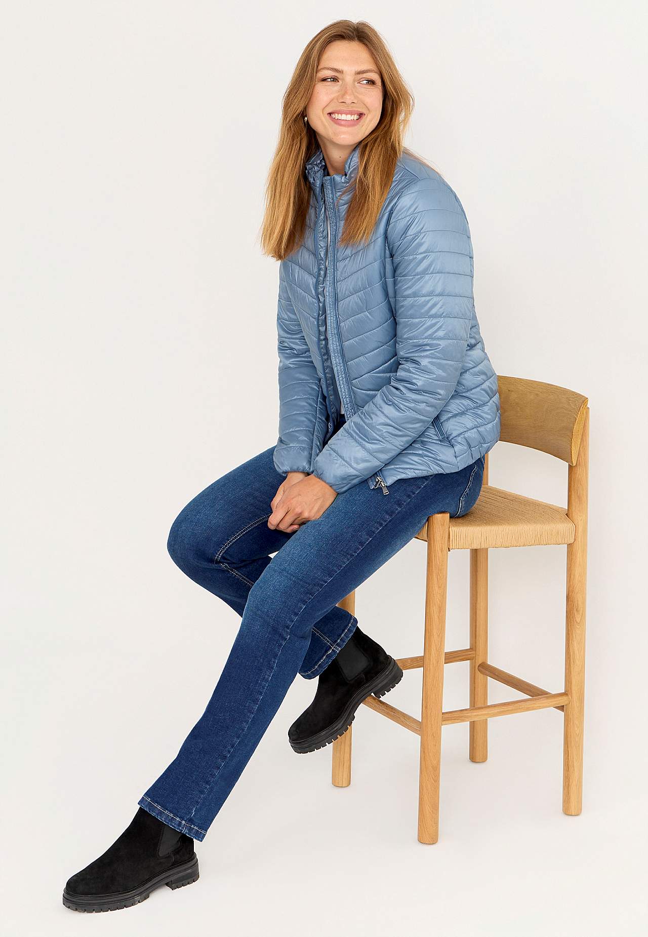 Lesklá lehká prošívaná bunda