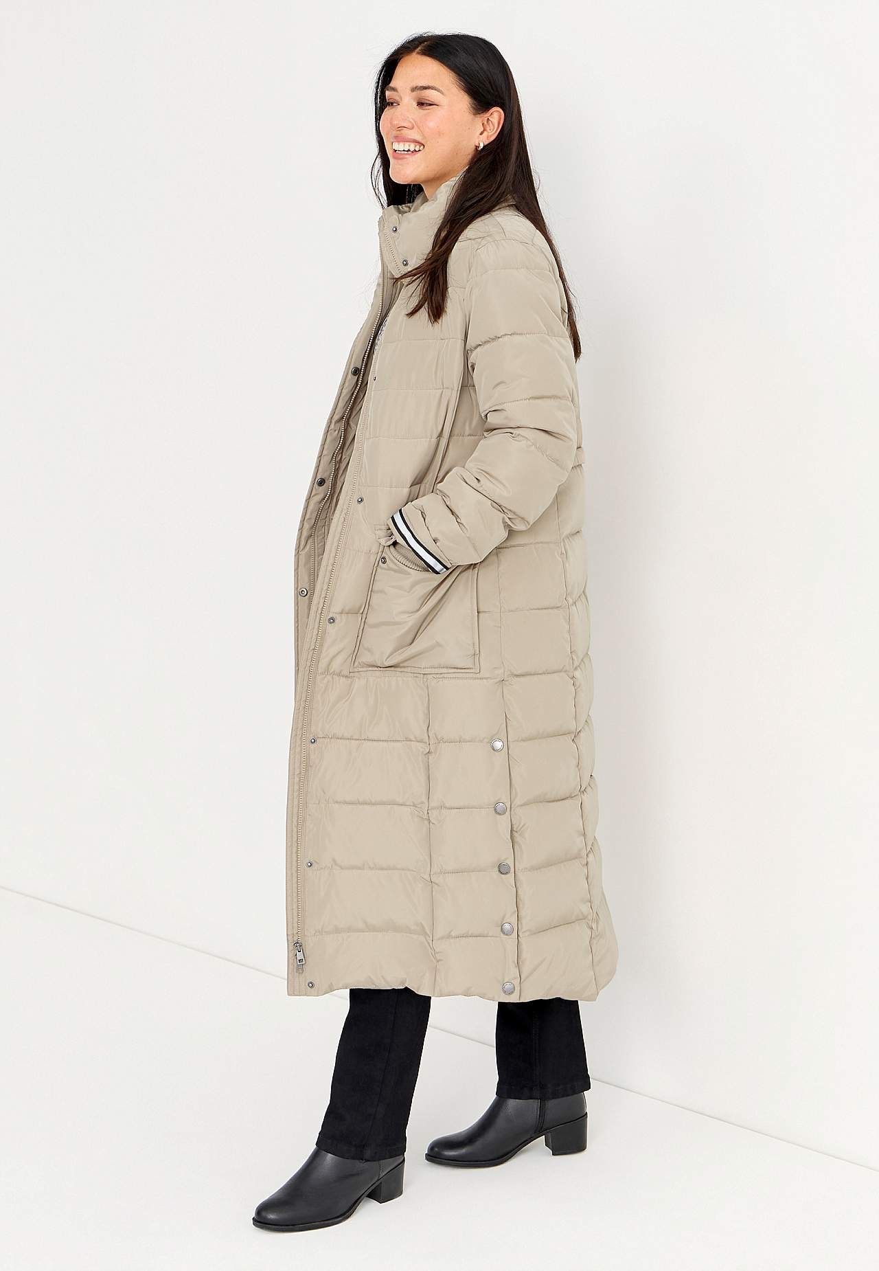 Dlouhý a polstrovaný kabát