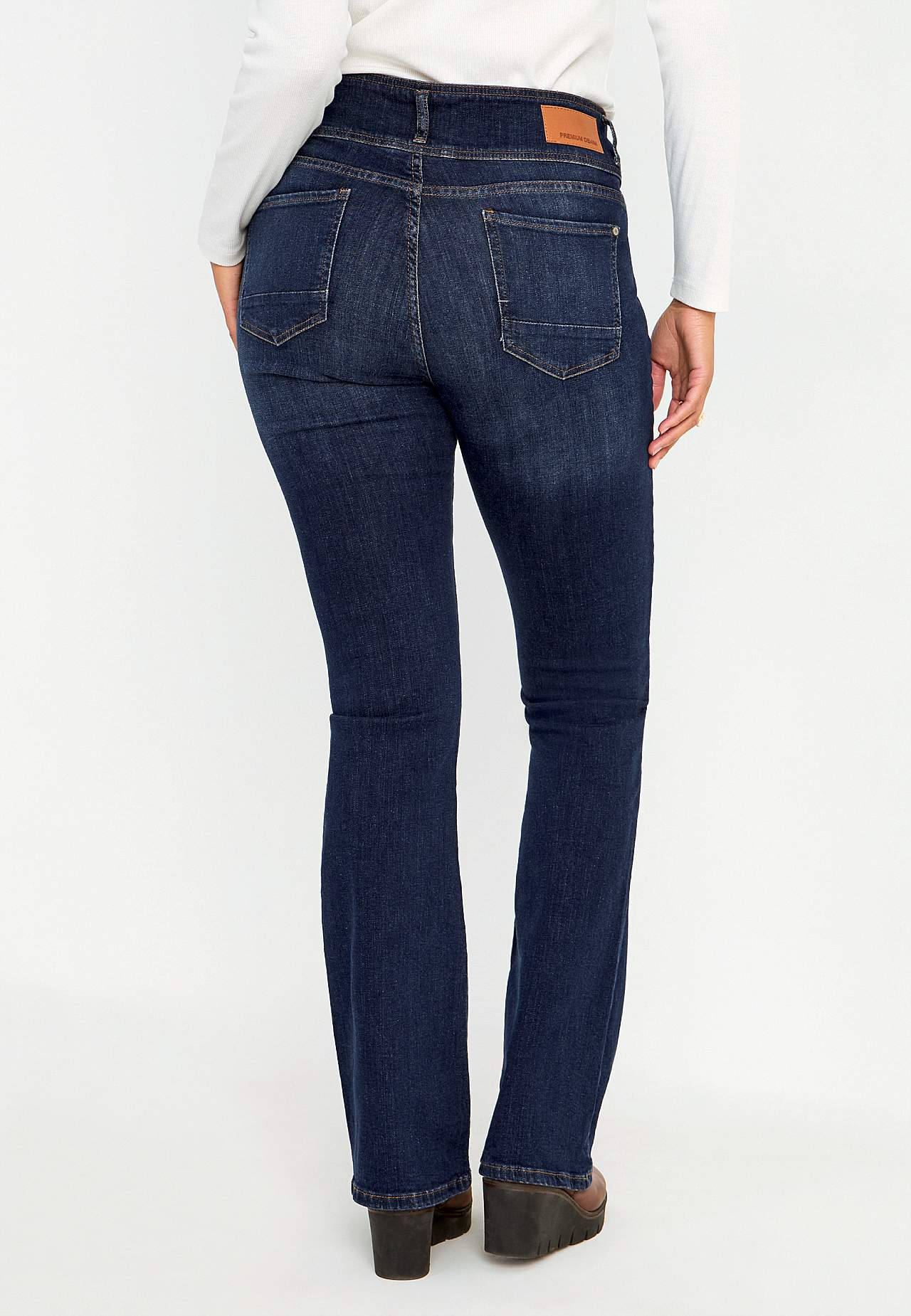 Džíny bootcut s vysokým pasem