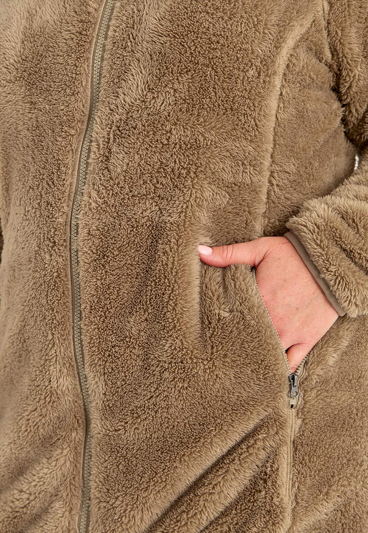 Pohodlná flaušová bunda s kapucí