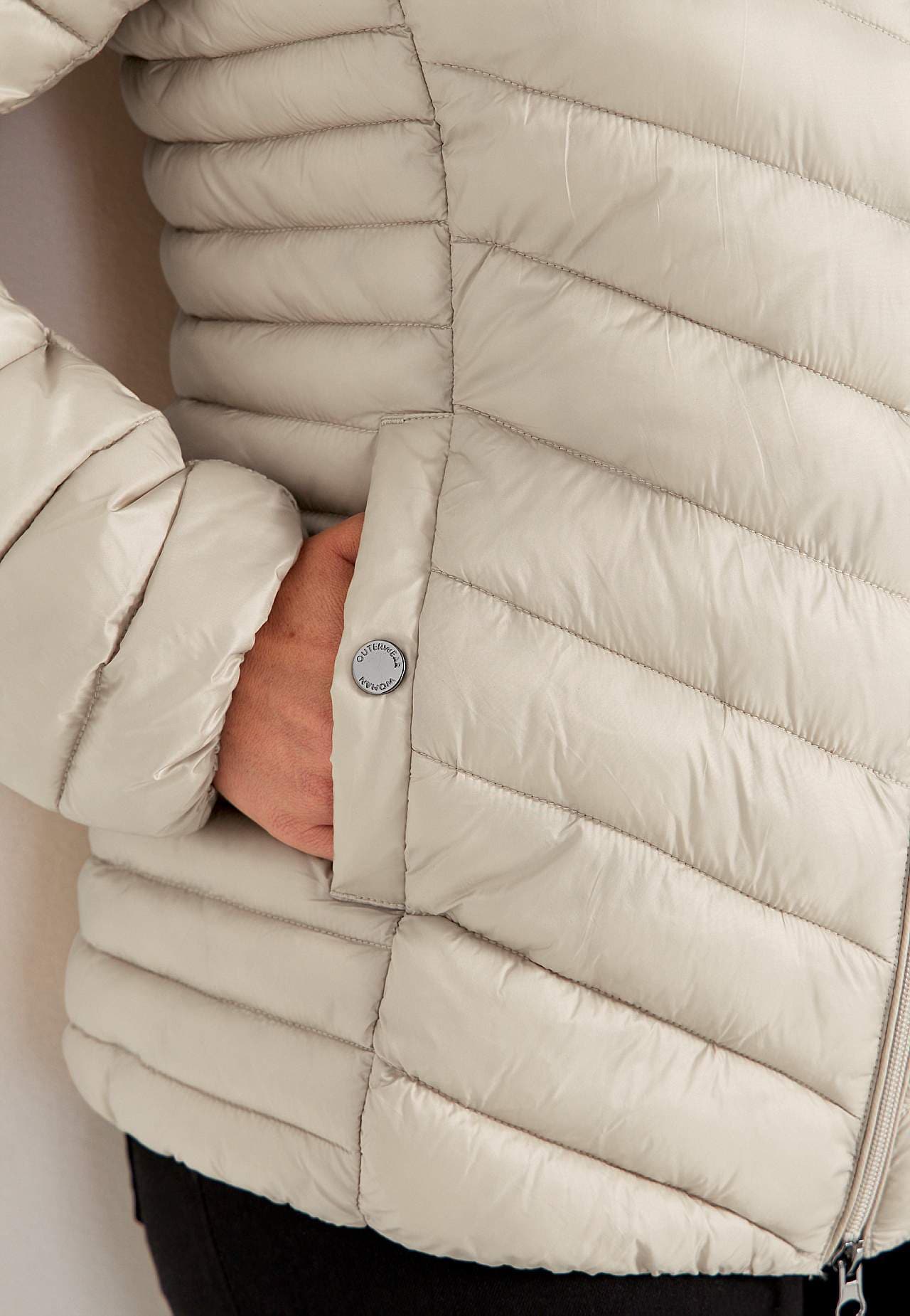 Praktická a stylová lehká bunda