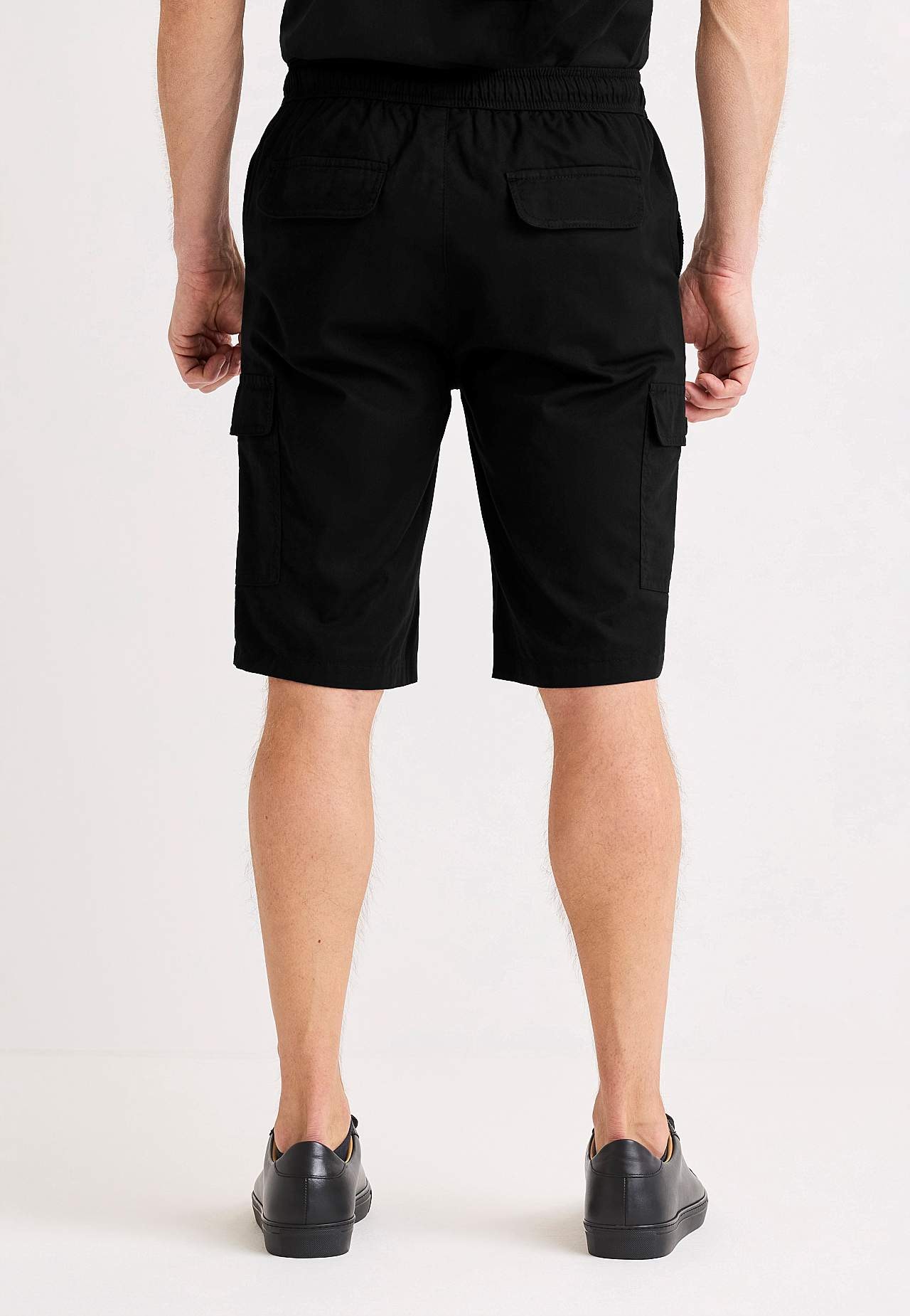 Cargo kraťasy s kapsami více