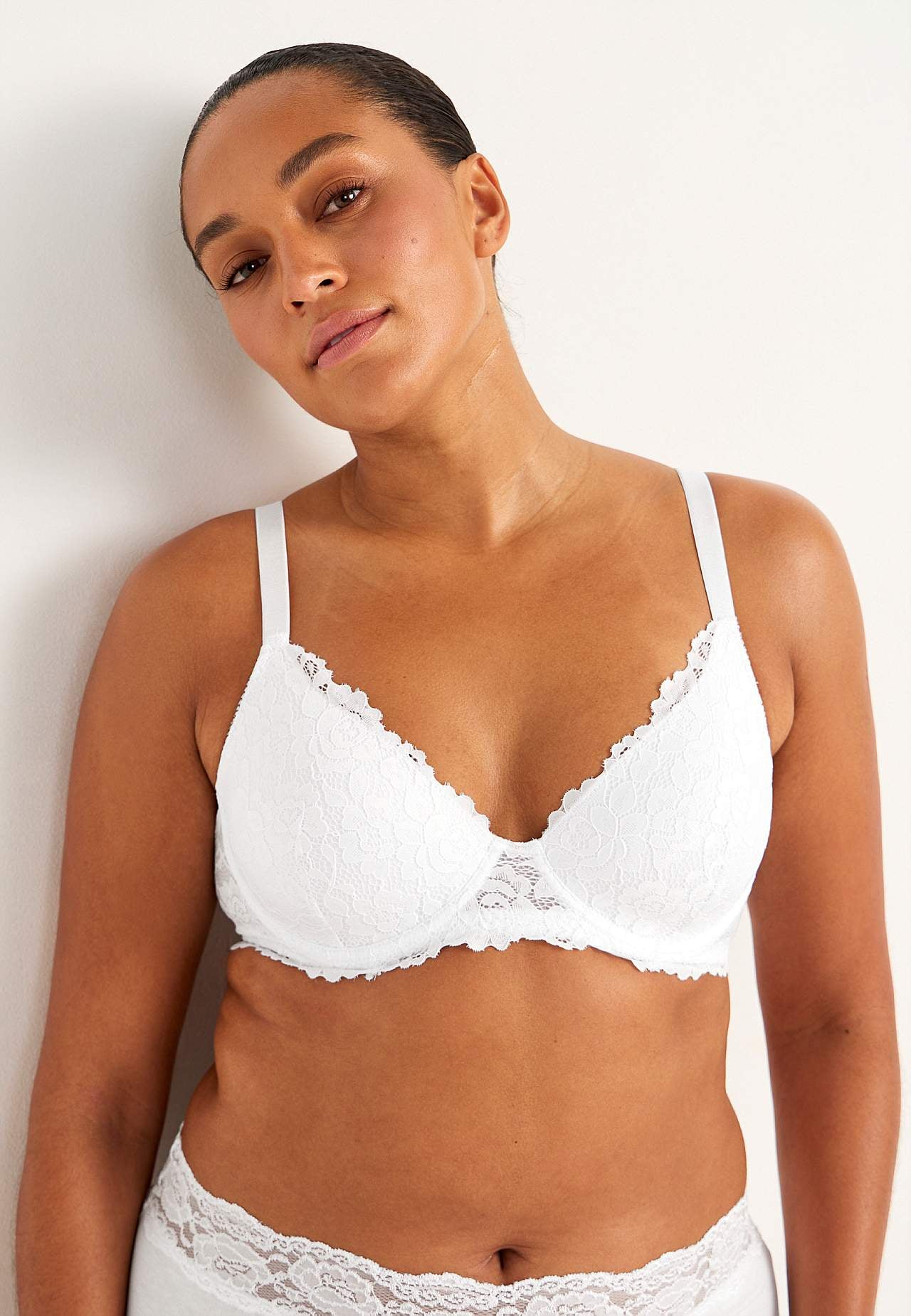 Kosticová krajková podprsenka Sara