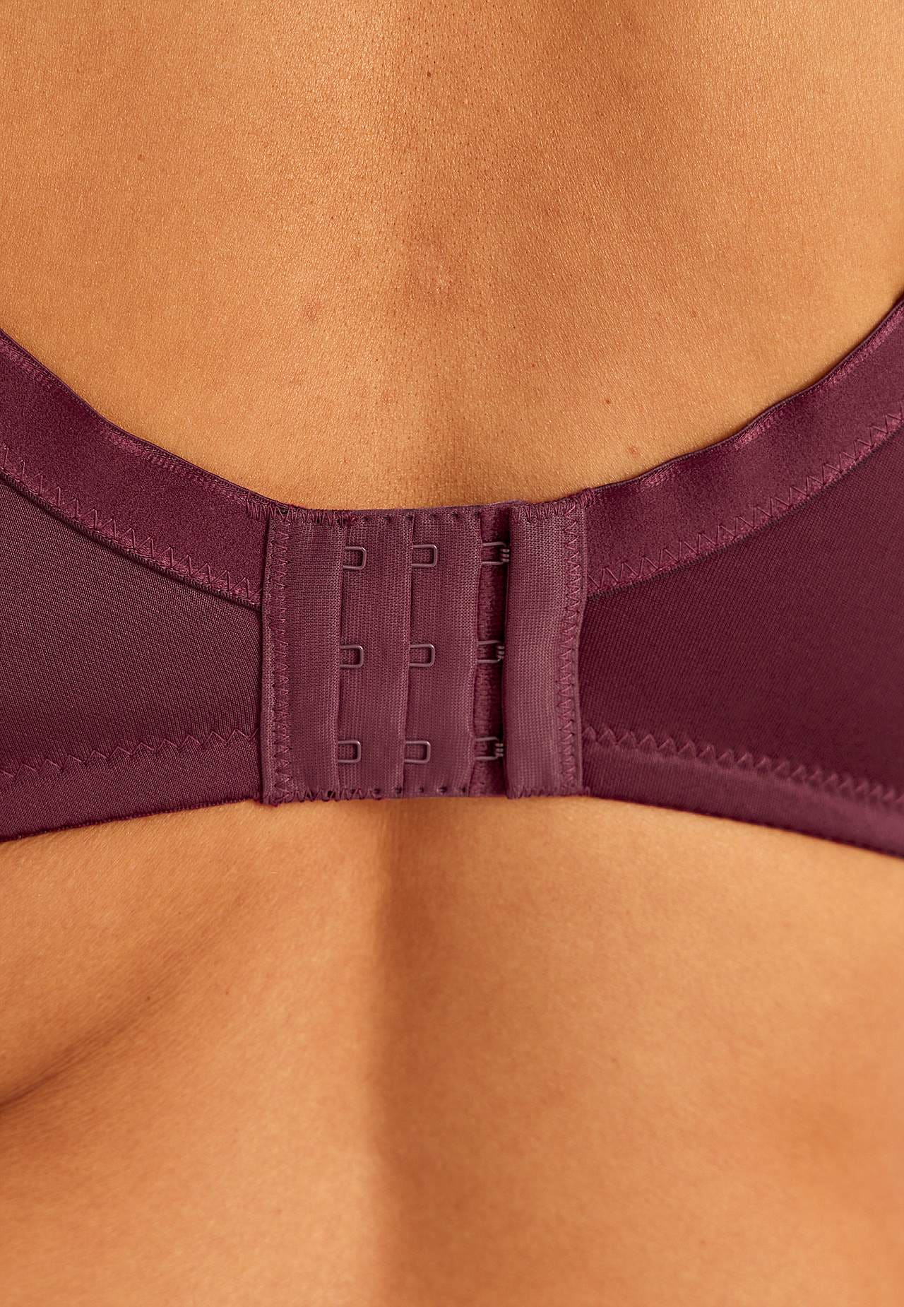 Podprsenka s kosticemi s krajkou