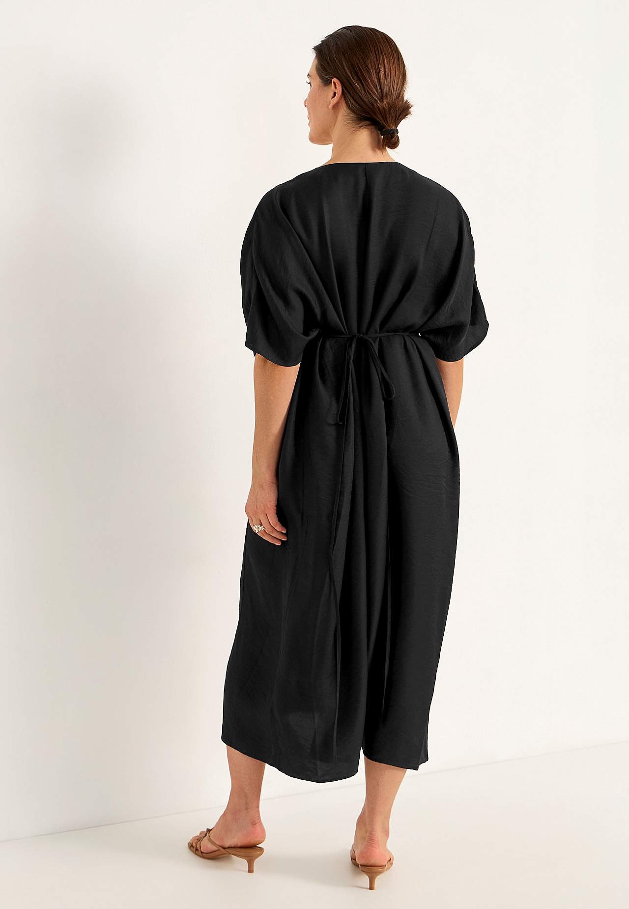 Sváteční a multifunkční kimono šaty