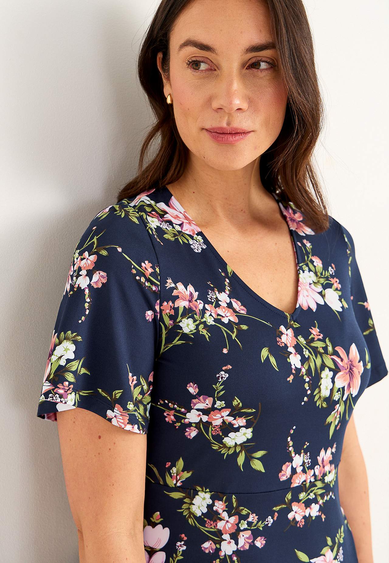 Žerzejové šaty s květinovým vzorem