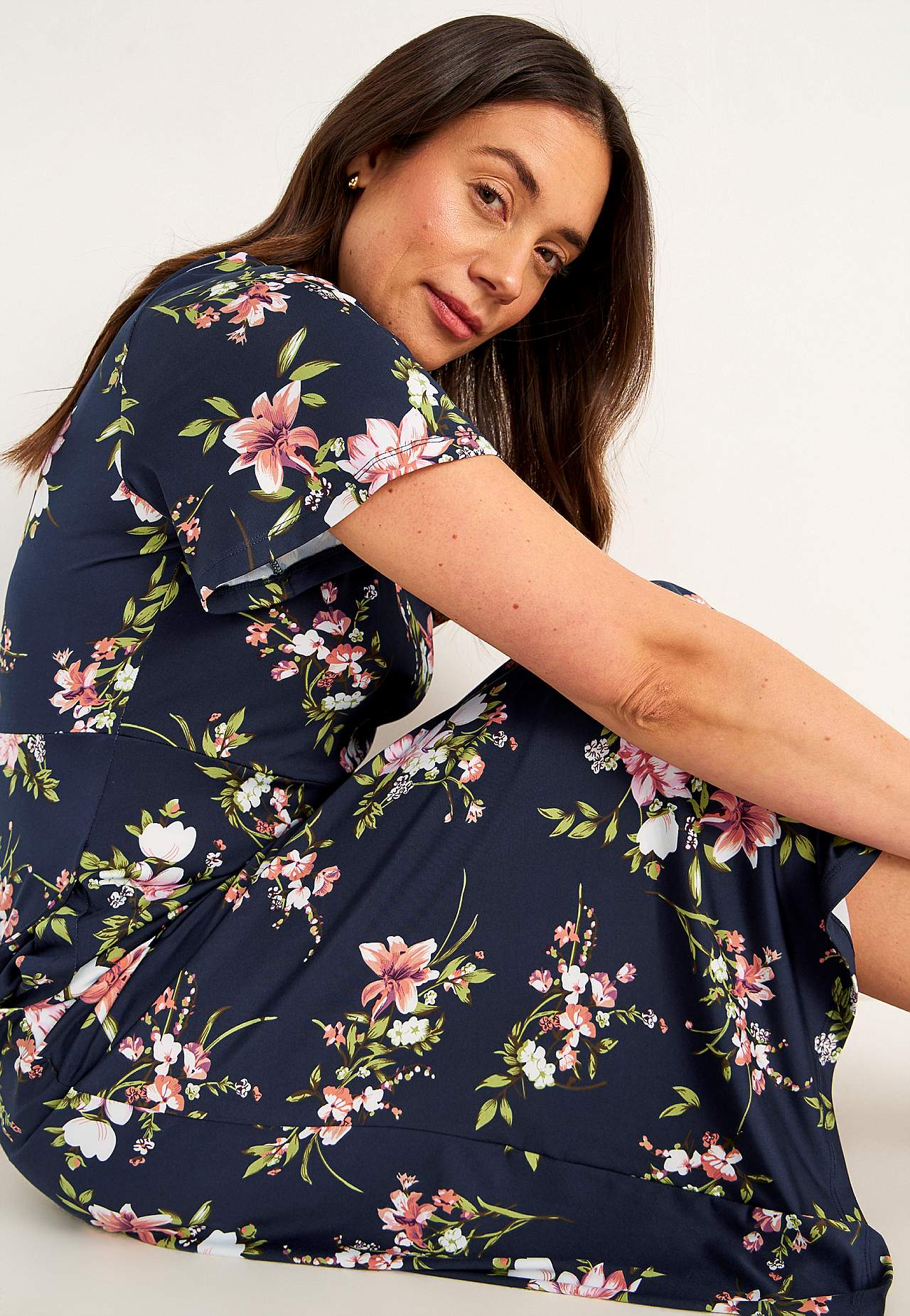 Žerzejové šaty s květinovým vzorem