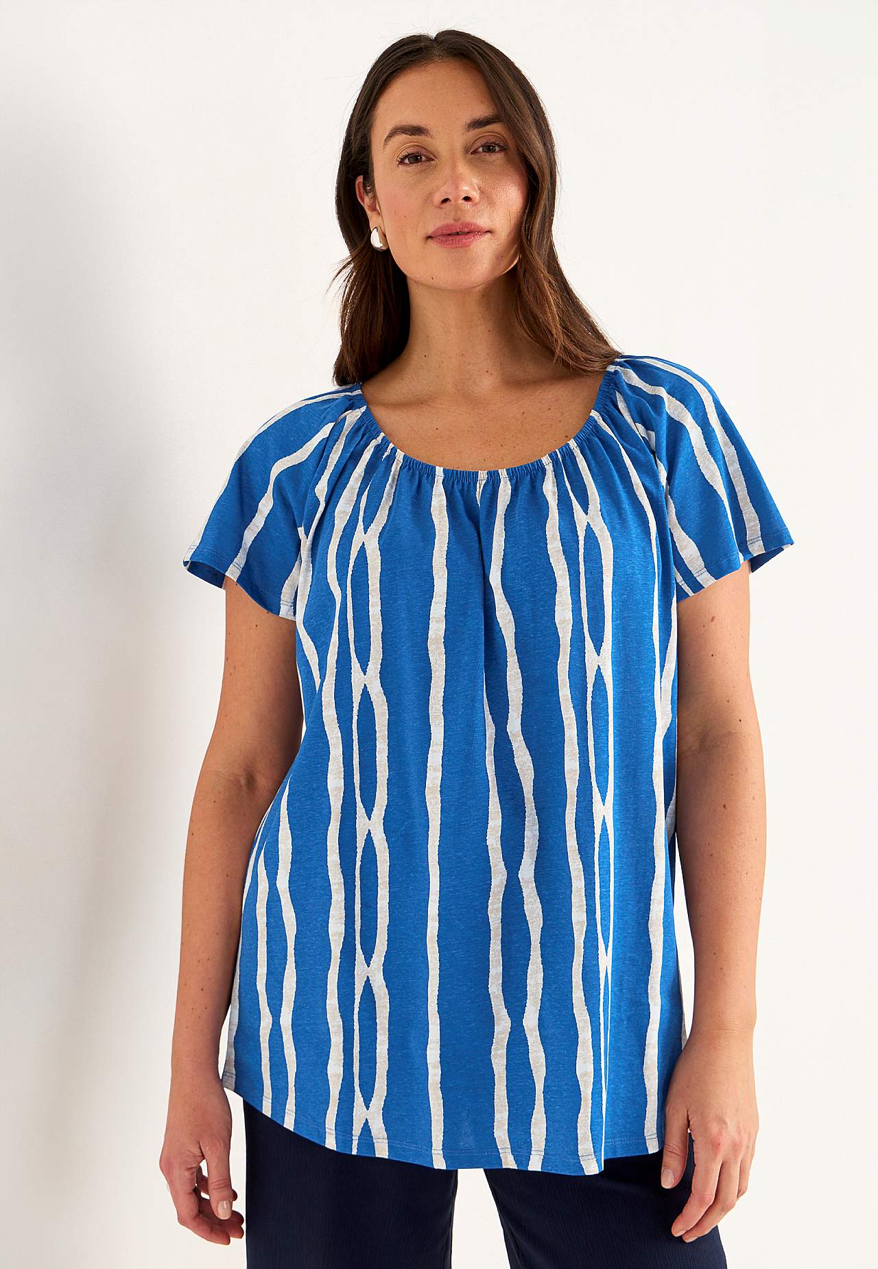 Tunika s otevřeným výstřihem s krátkým rukávem