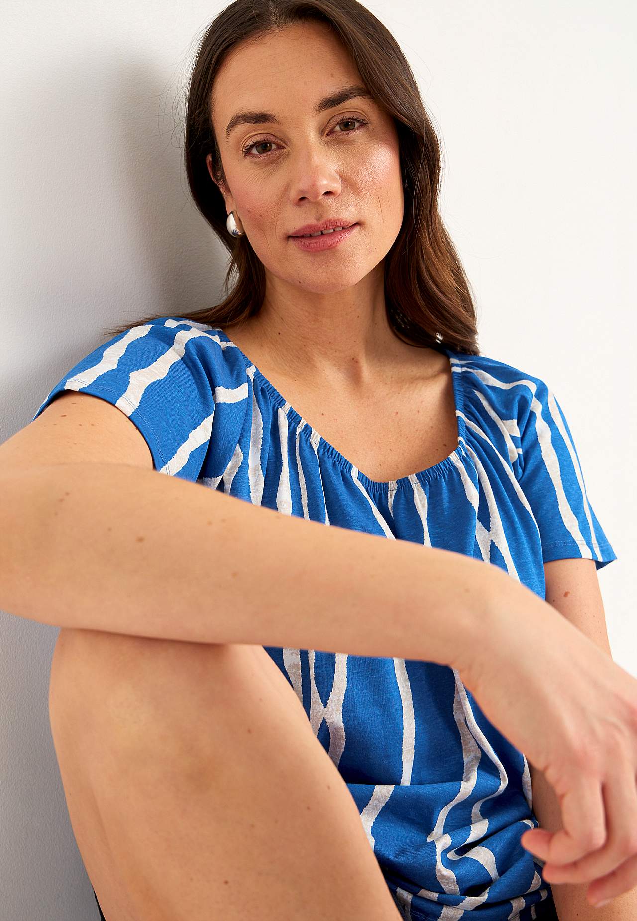 Tunika s otevřeným výstřihem s krátkým rukávem