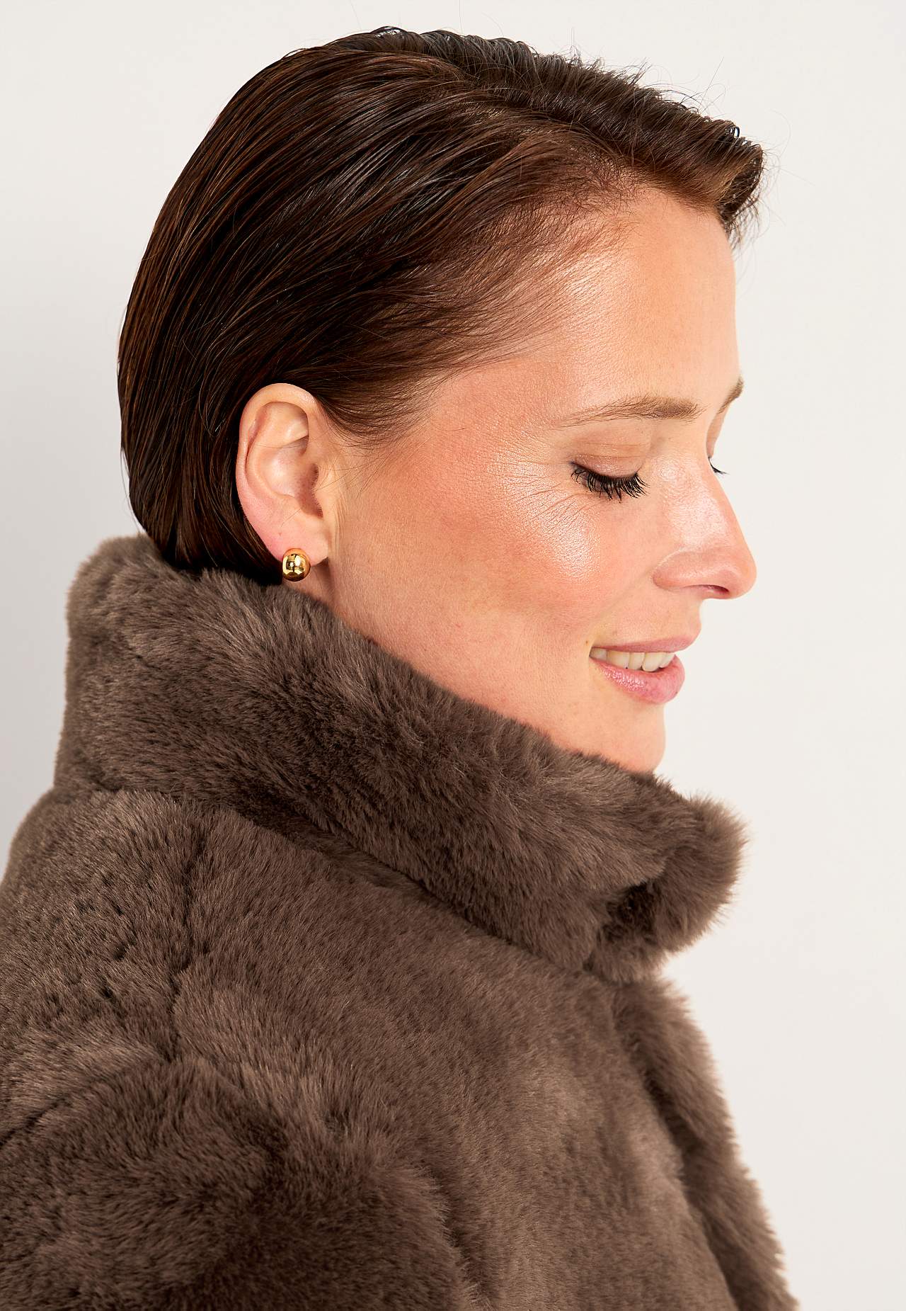 Kabát s měkkým imitací kožešiny