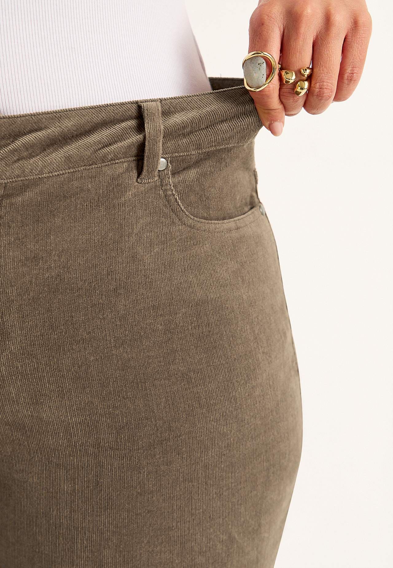 Roztažitelné manšestrové kalhoty s rovnými nohavicemi