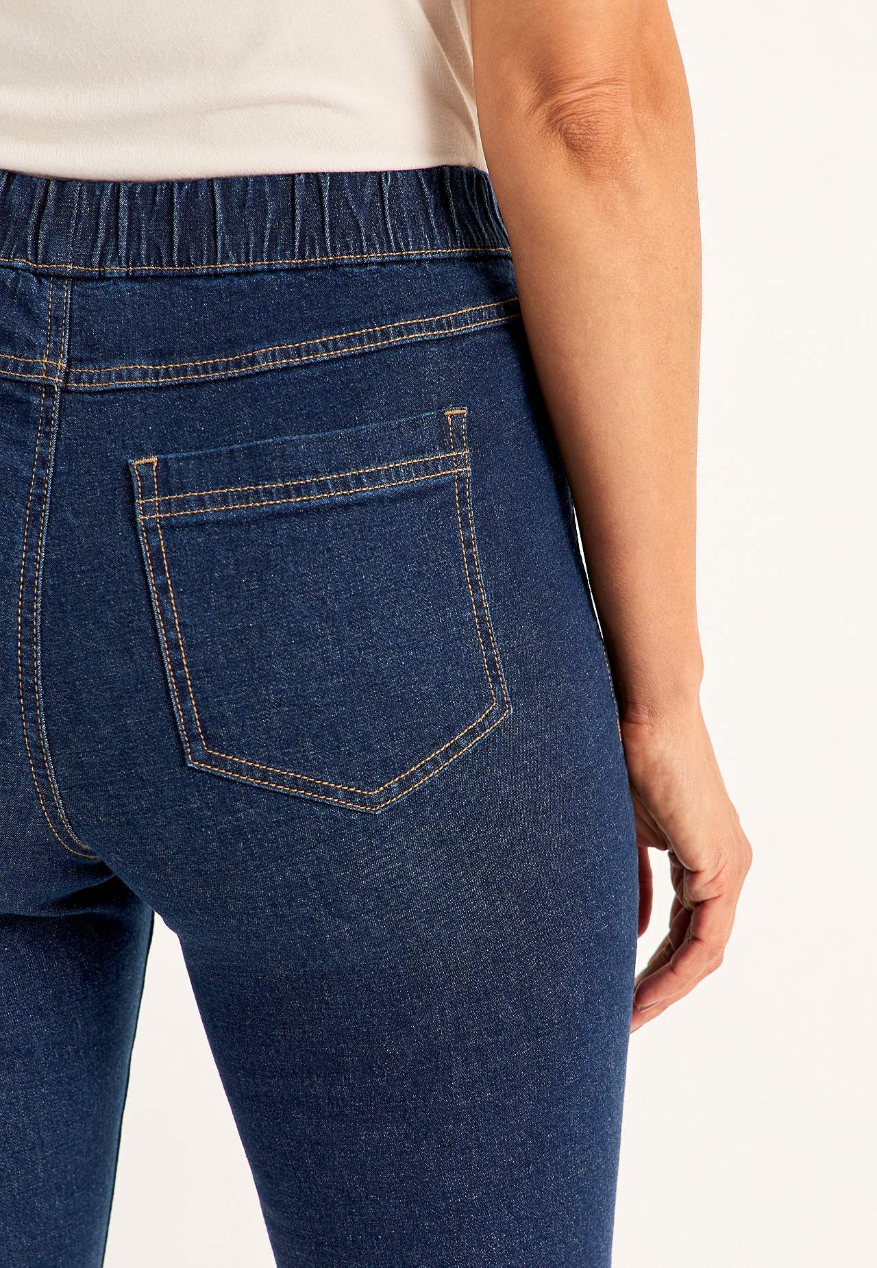 Roztažitelné a úzké legíny