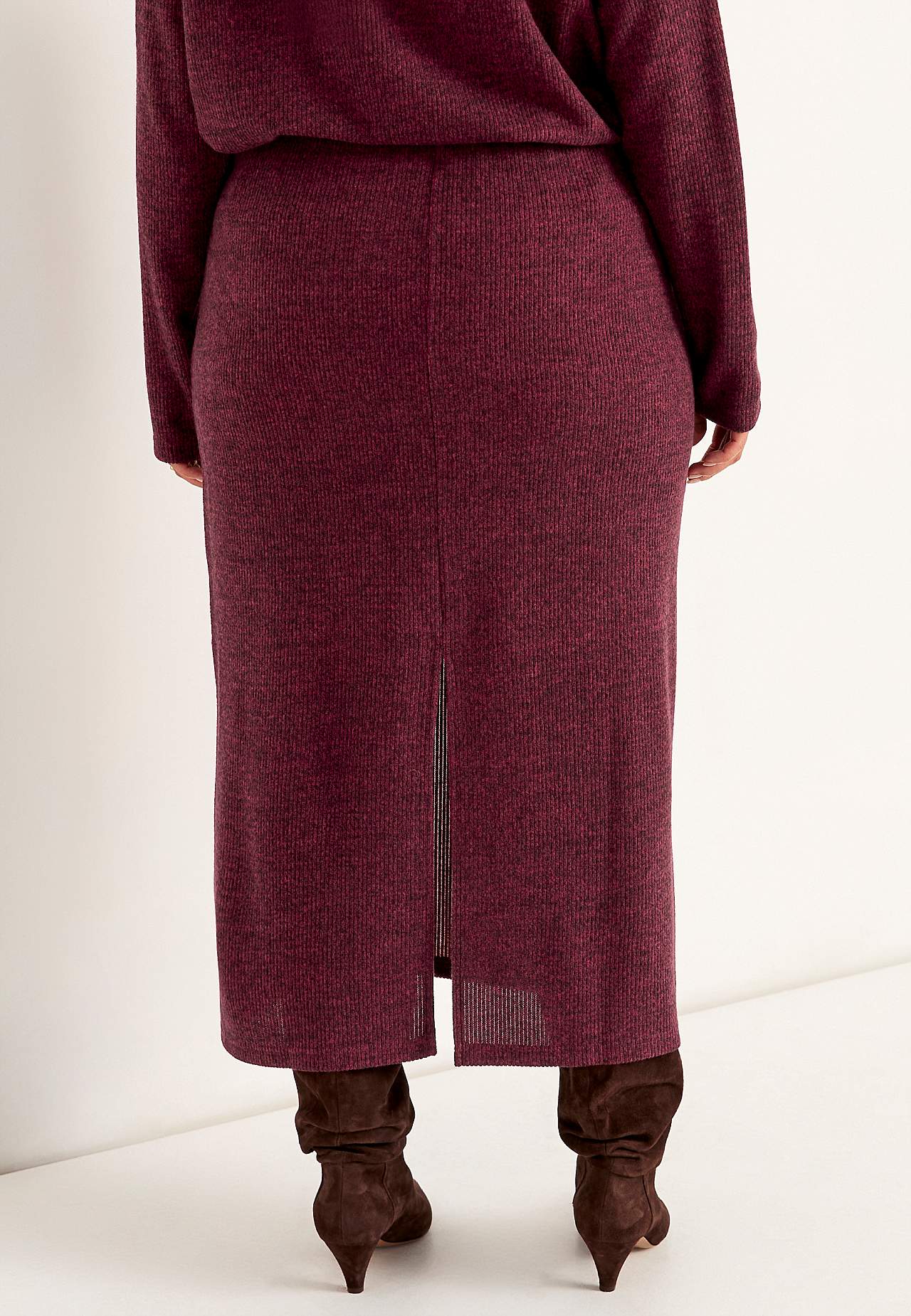 Super měkká sukně s rozparkem Beata