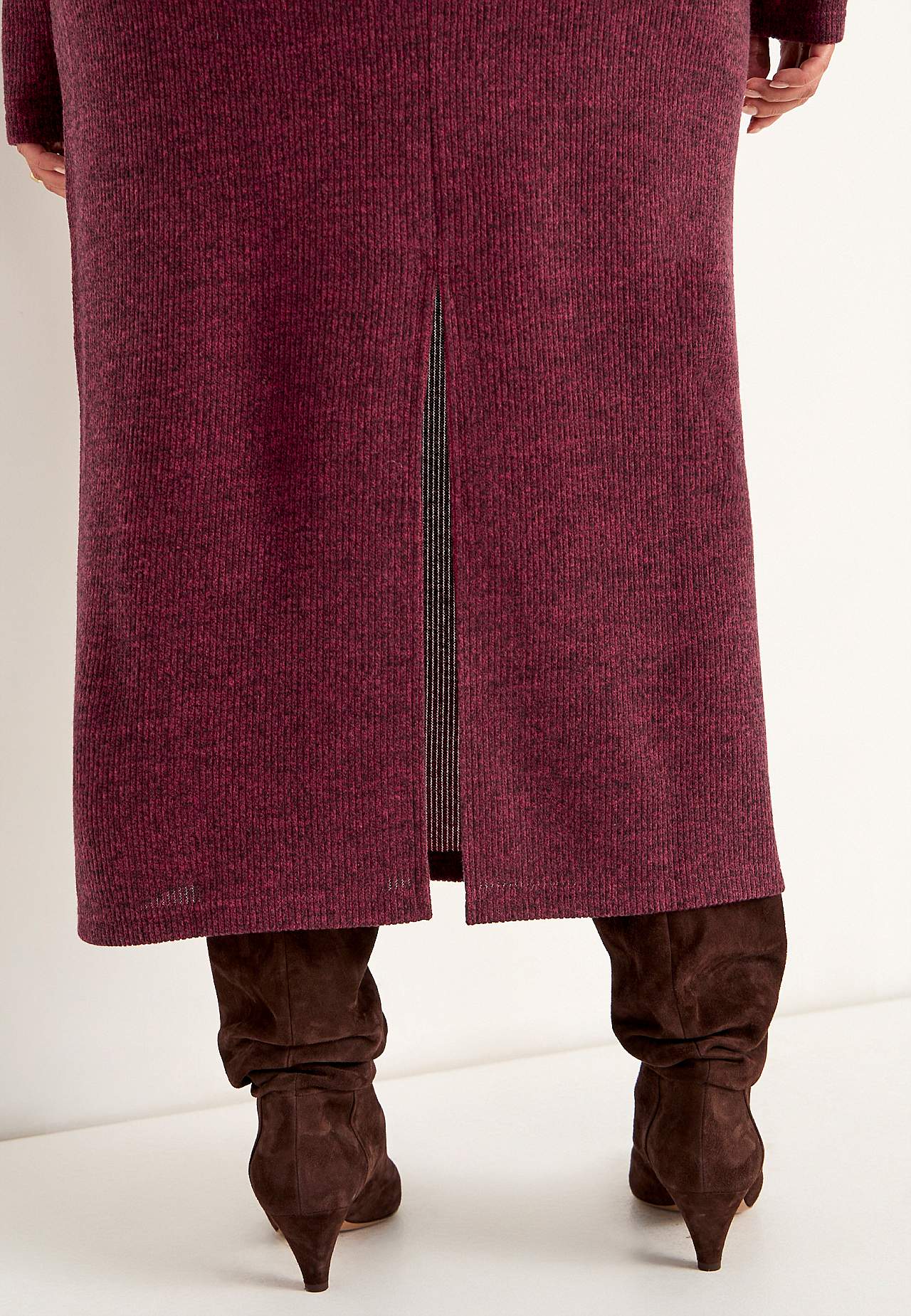 Super měkká sukně s rozparkem Beata