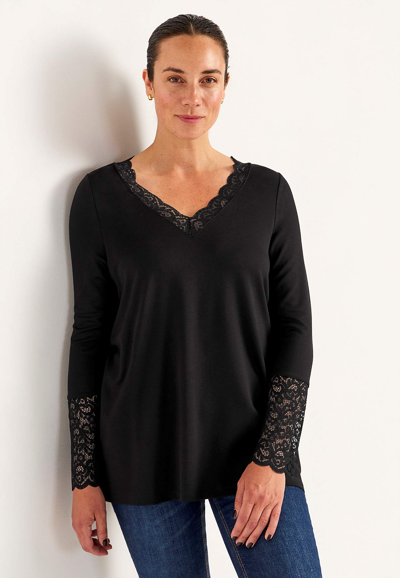 Žerzejová tunika s krajkovými detaily