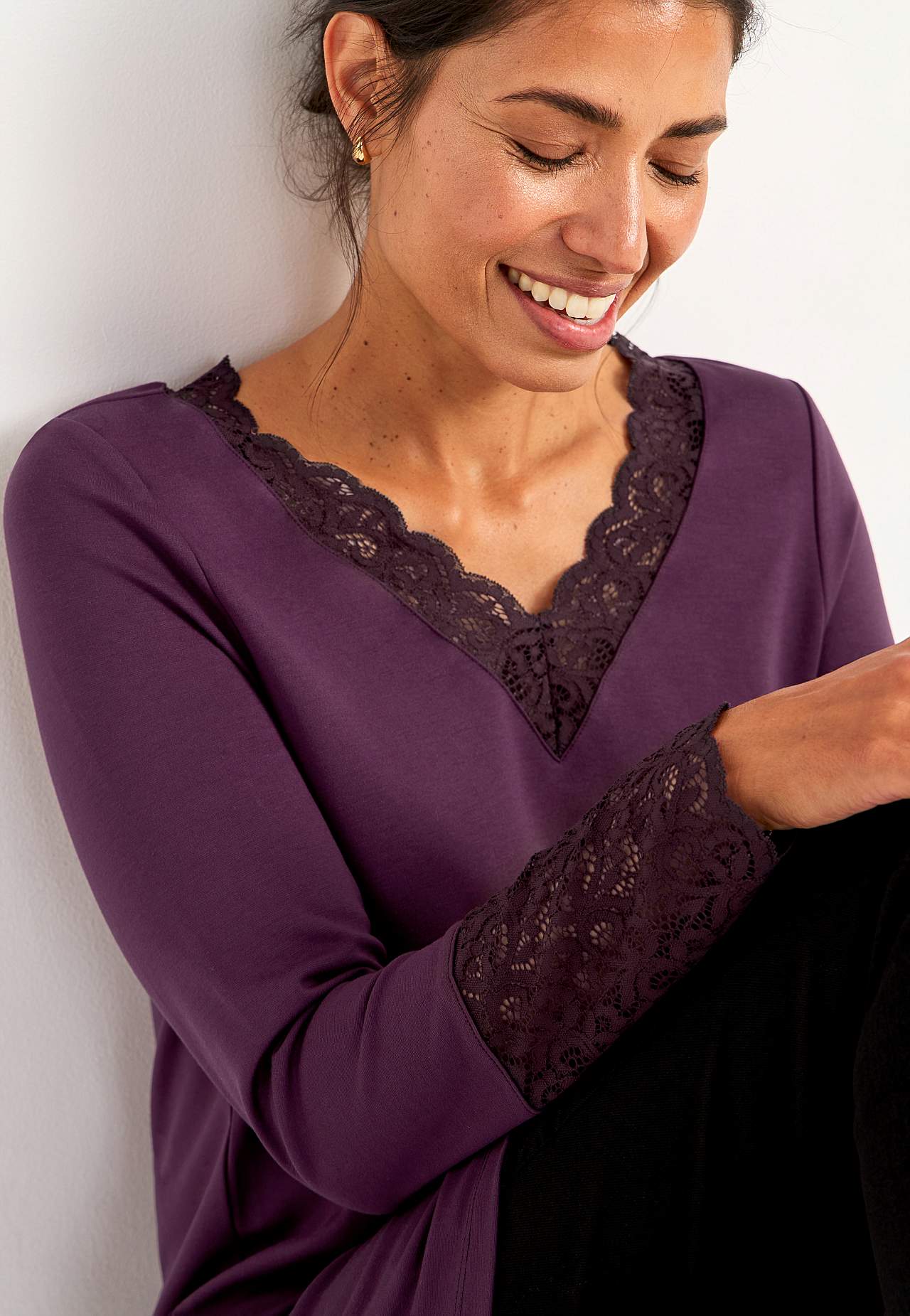 Žerzejová tunika s krajkovými detaily