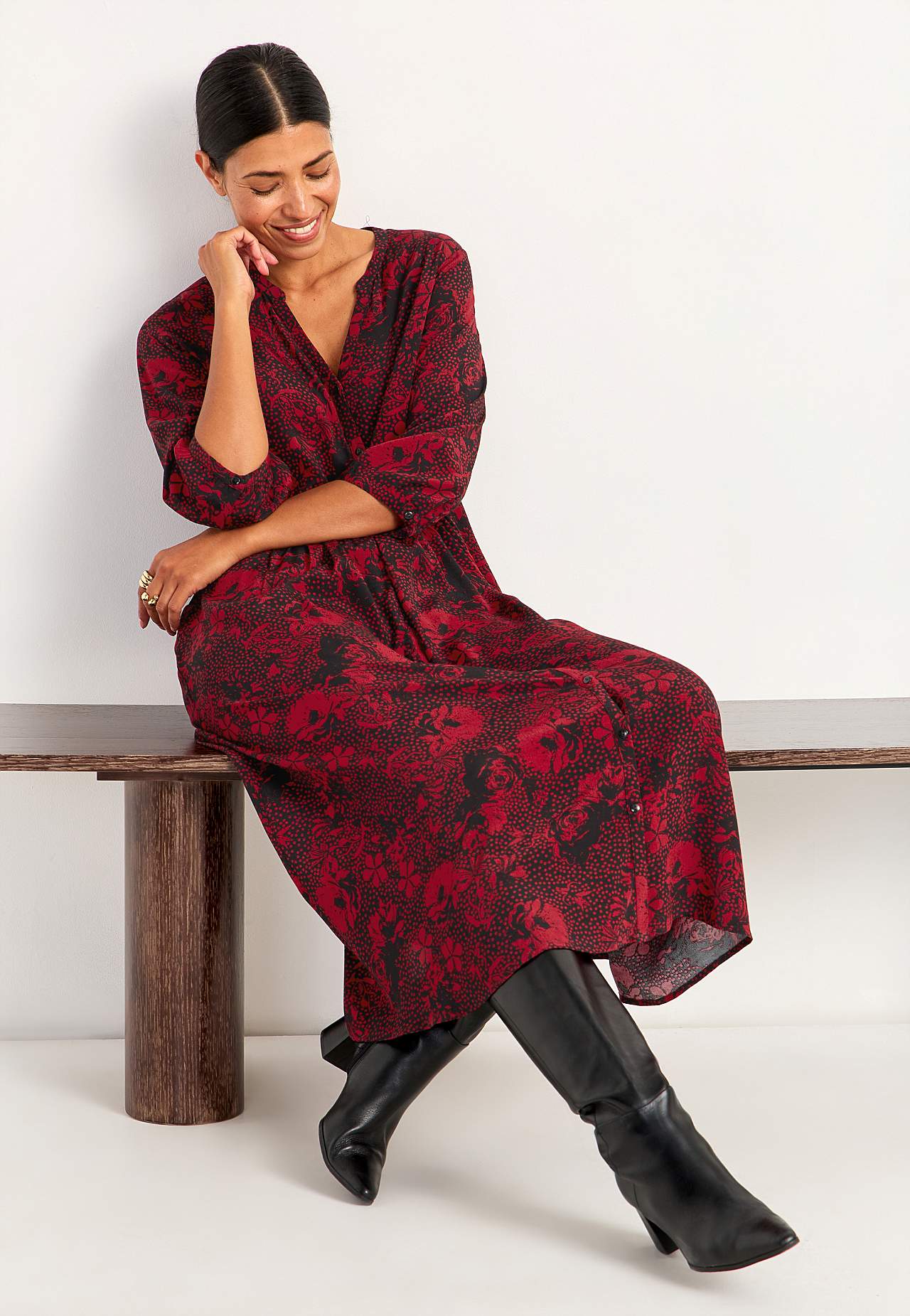 Šaty z viskózy s květinovým vzorem