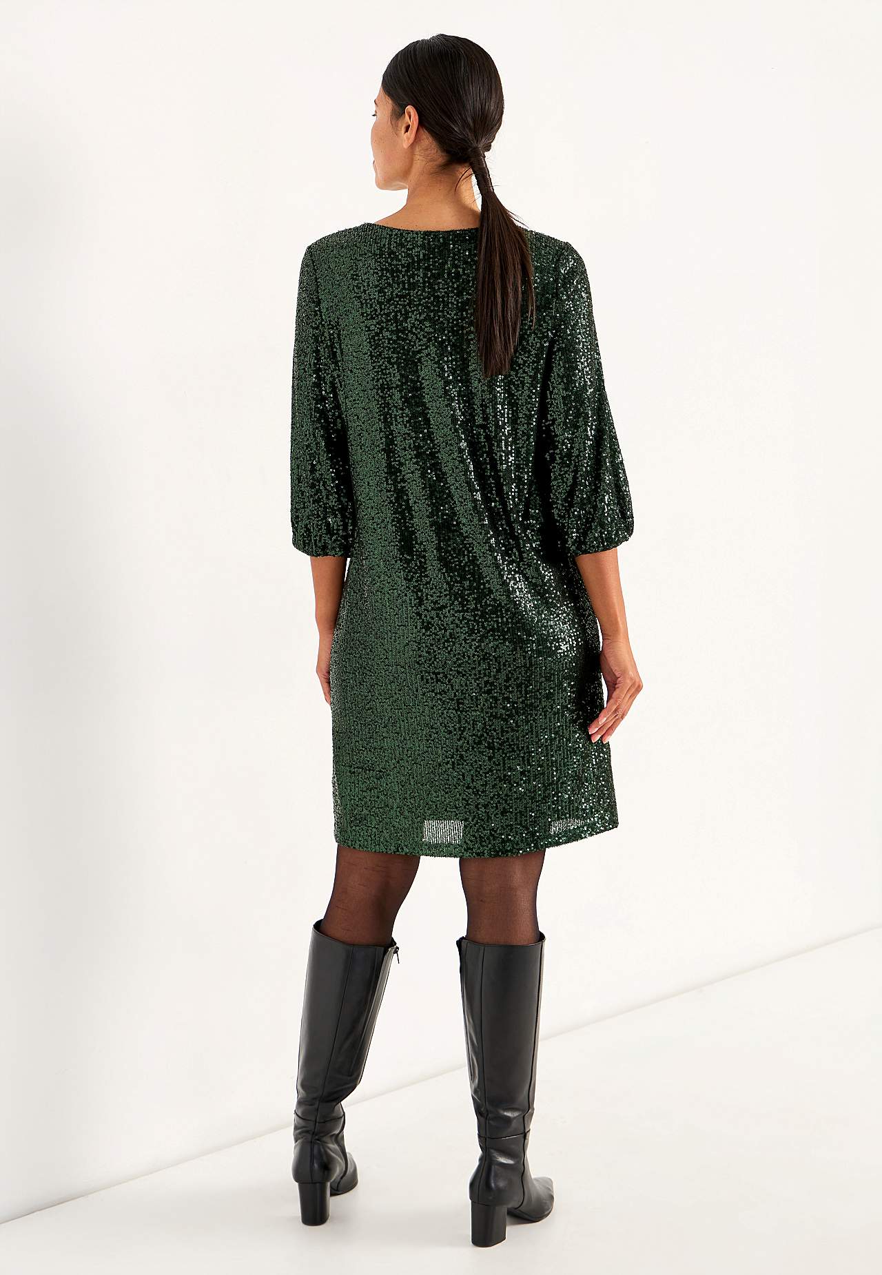 Šaty s flitry s výstřihem ve tvaru V