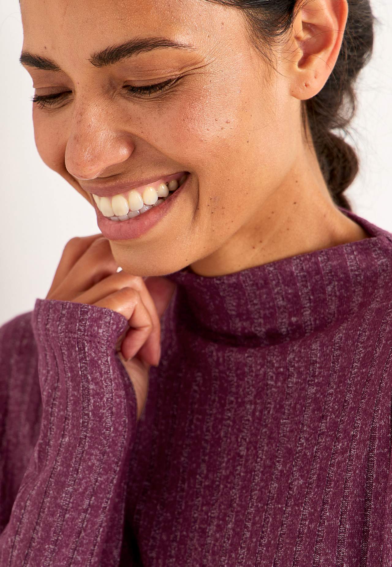 Měkké žerzejové šaty s kapsami