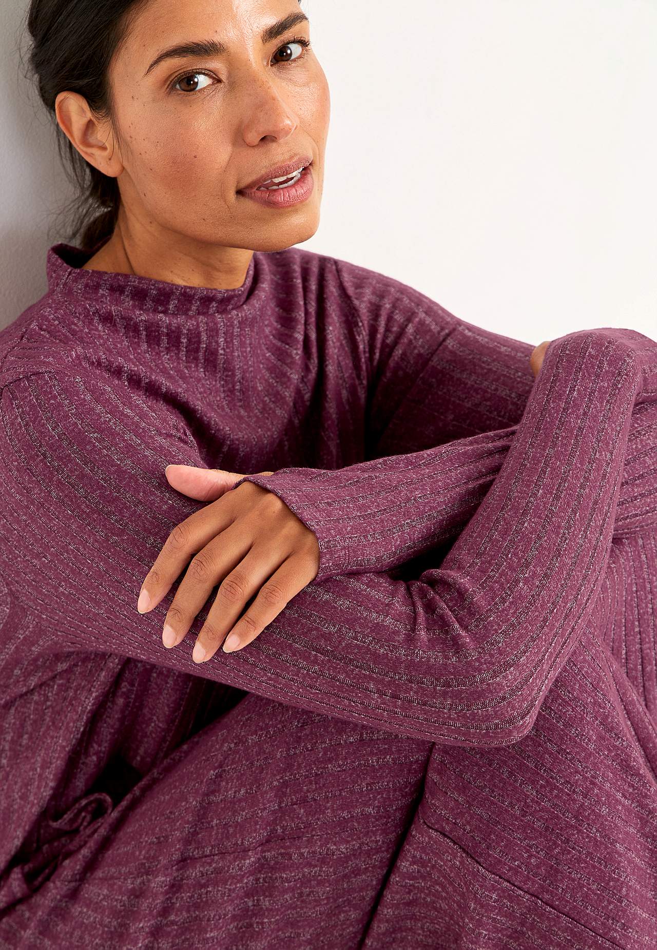 Měkké žerzejové šaty s kapsami