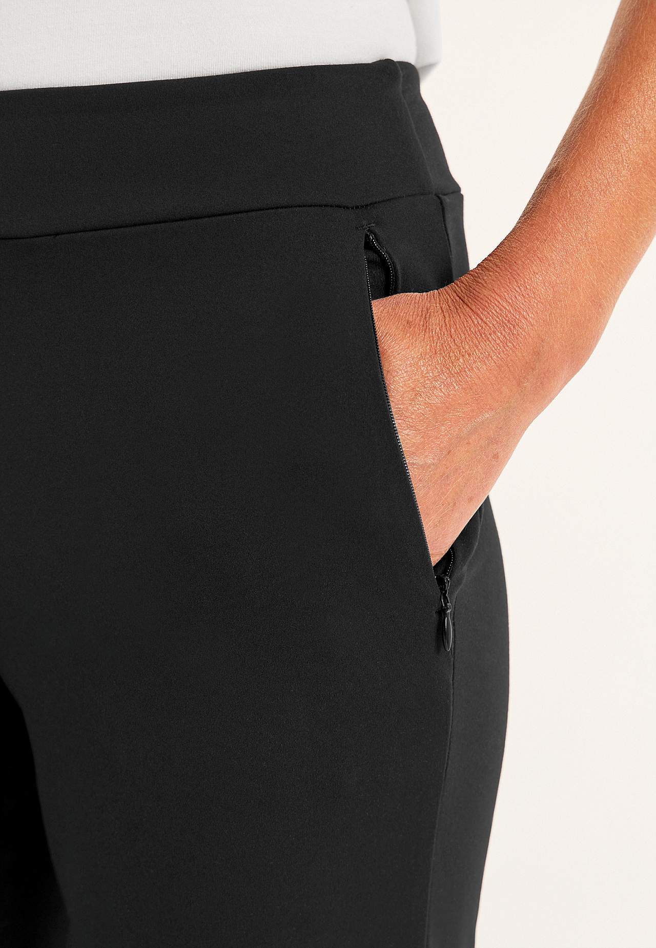 Užitečné a bootcut žerzejové kalhoty Daria