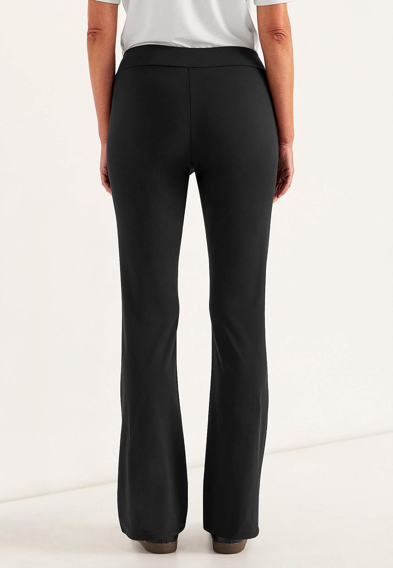 Užitečné a bootcut žerzejové kalhoty Daria