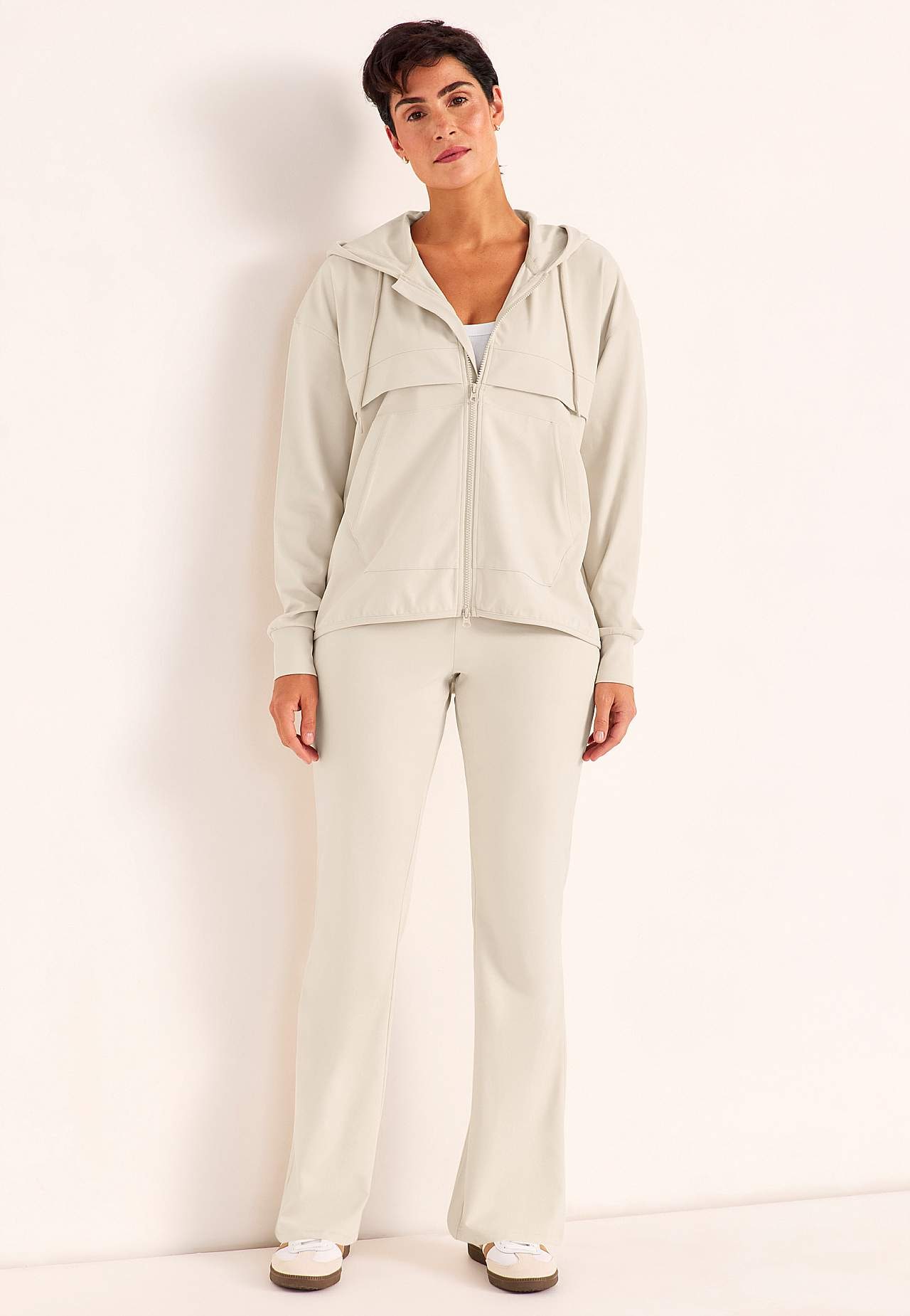 Užitečné a bootcut žerzejové kalhoty Daria