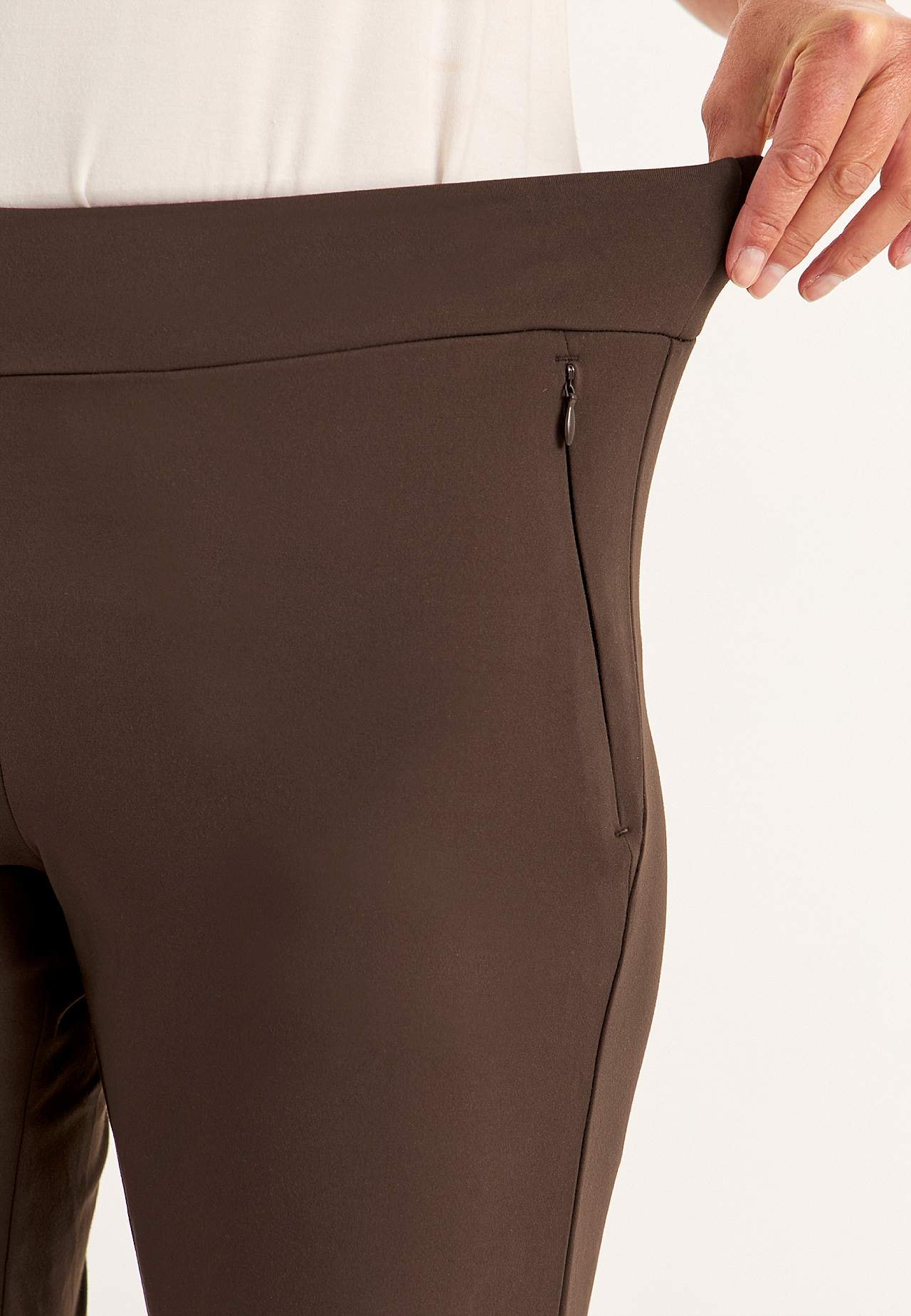 Užitečné a bootcut žerzejové kalhoty Daria