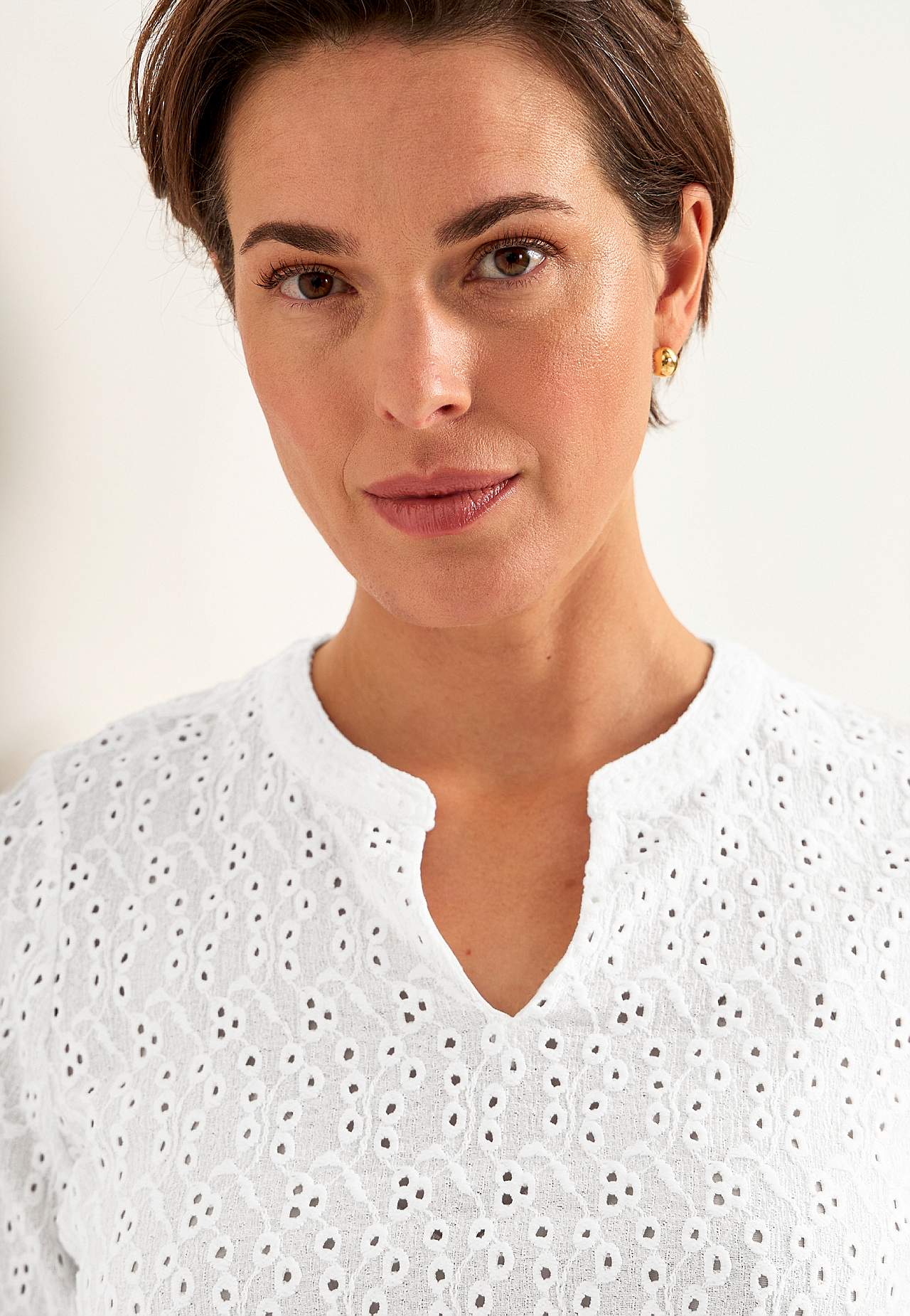 Žerzejový top s vyšívaným propracovaným vzorem