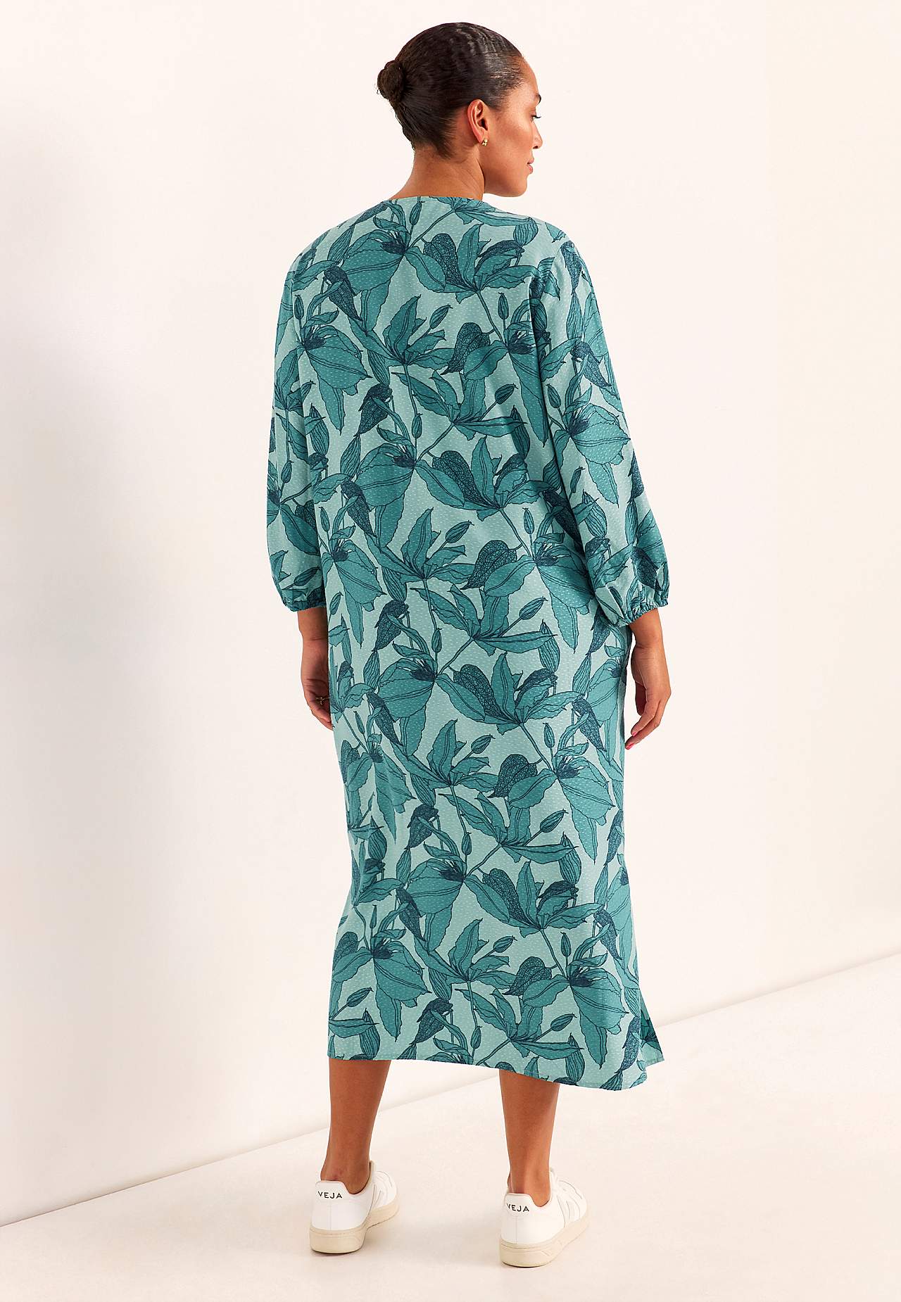 Tkané šaty s kapsami