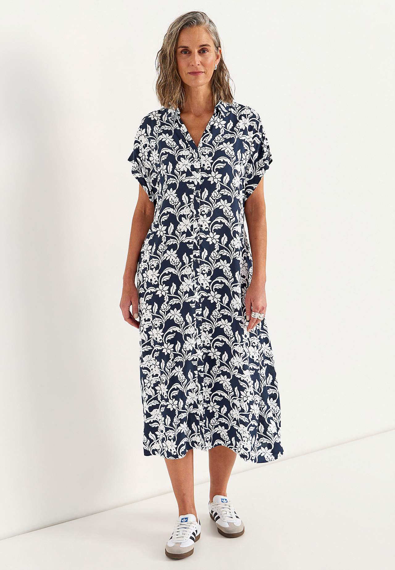 Košilové šaty s kapsami