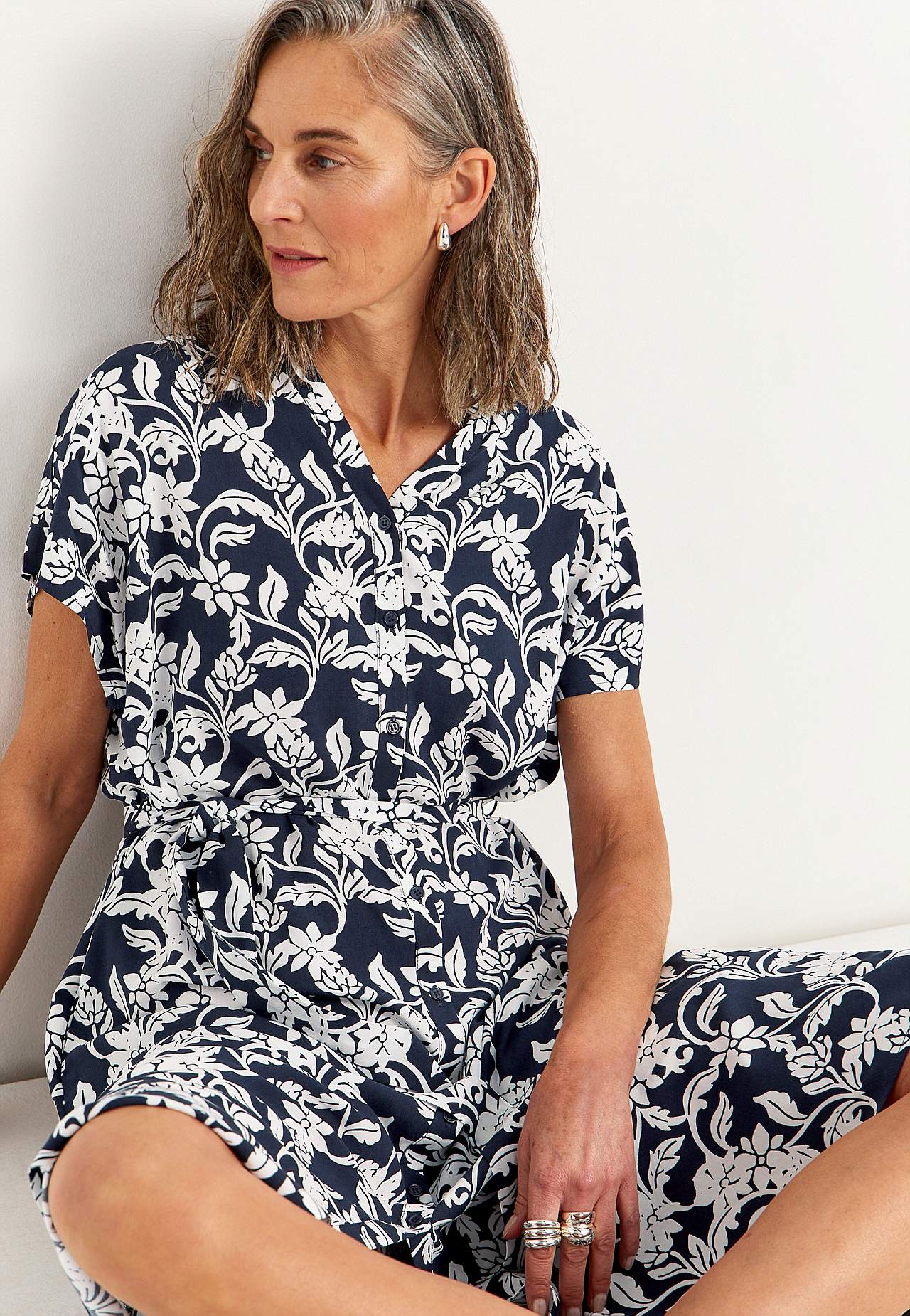 Košilové šaty s kapsami