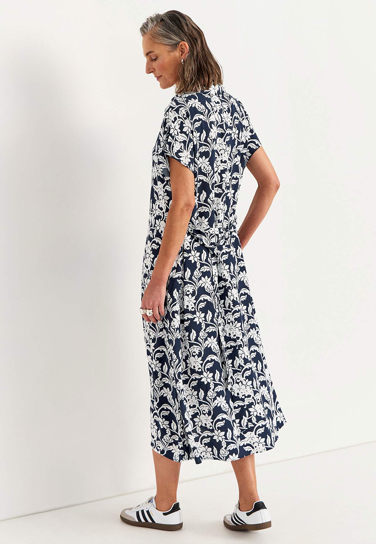 Košilové šaty s kapsami