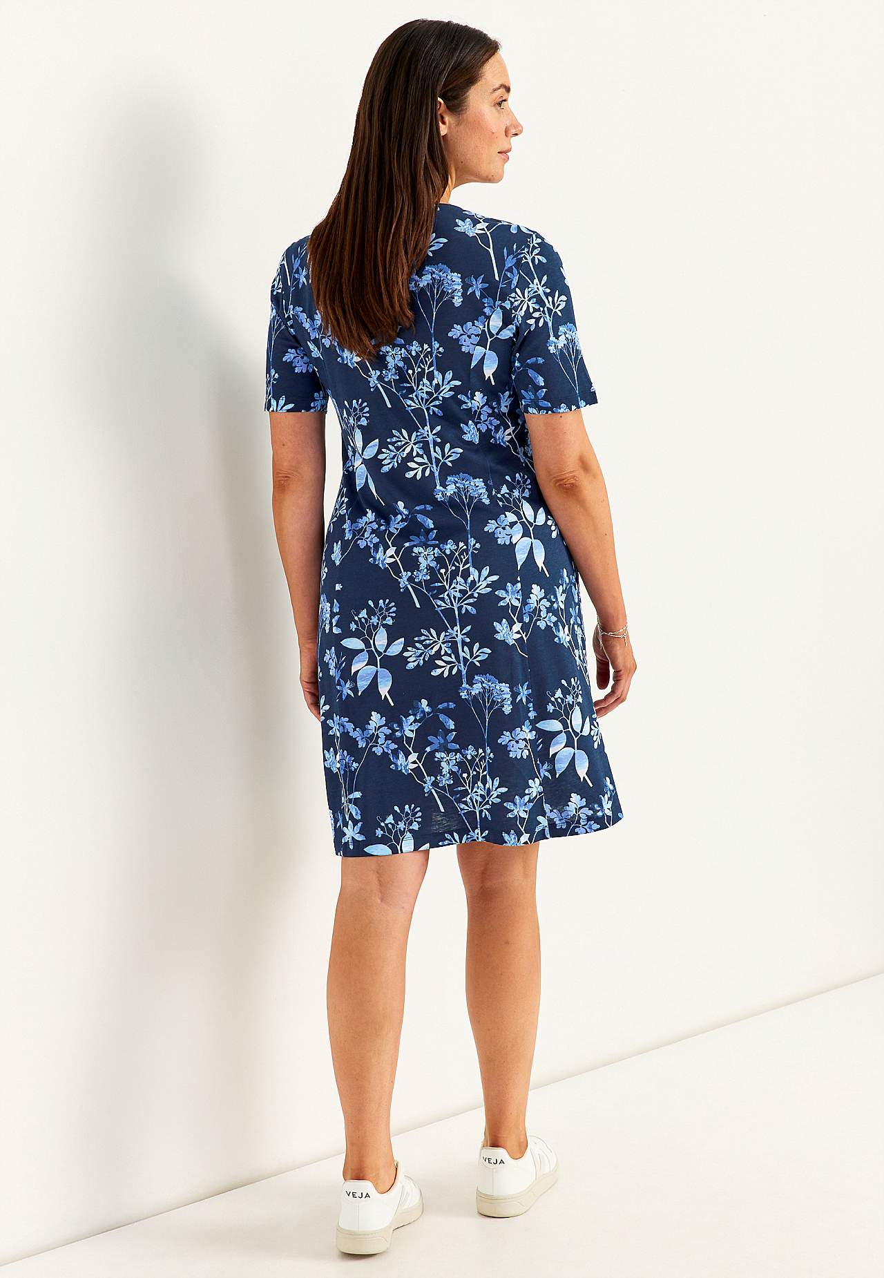 Vzorované žerzejové šaty s kapsami